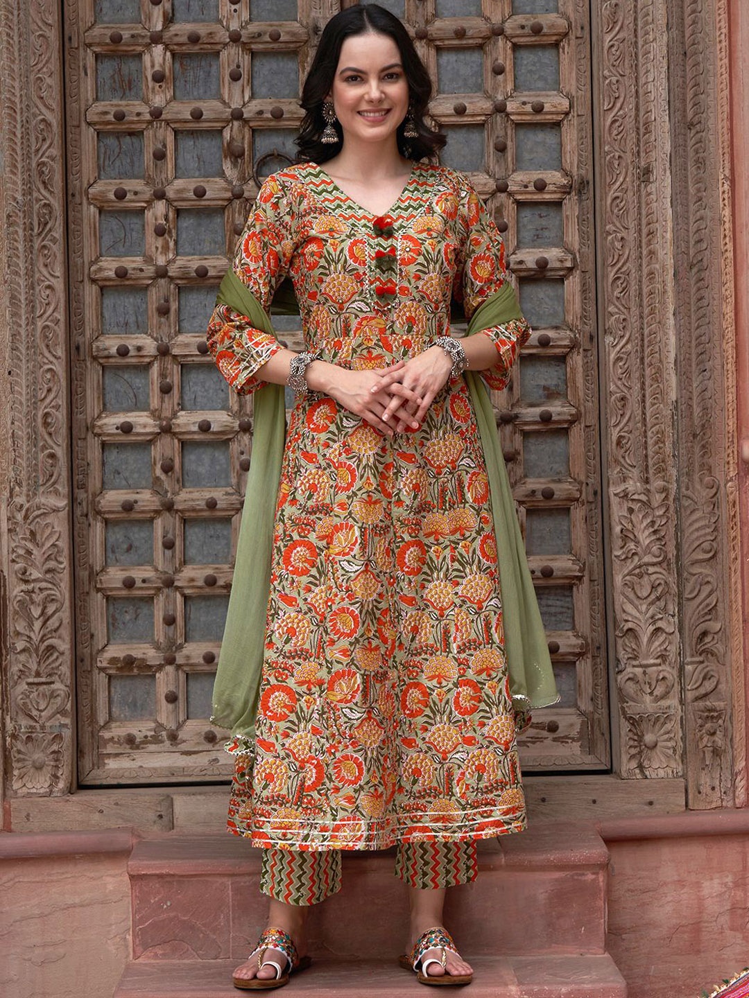 

BANDIA Women Floral Printed Panelled Pure Cotton Kurta with Trousers & Dupatta, Olive