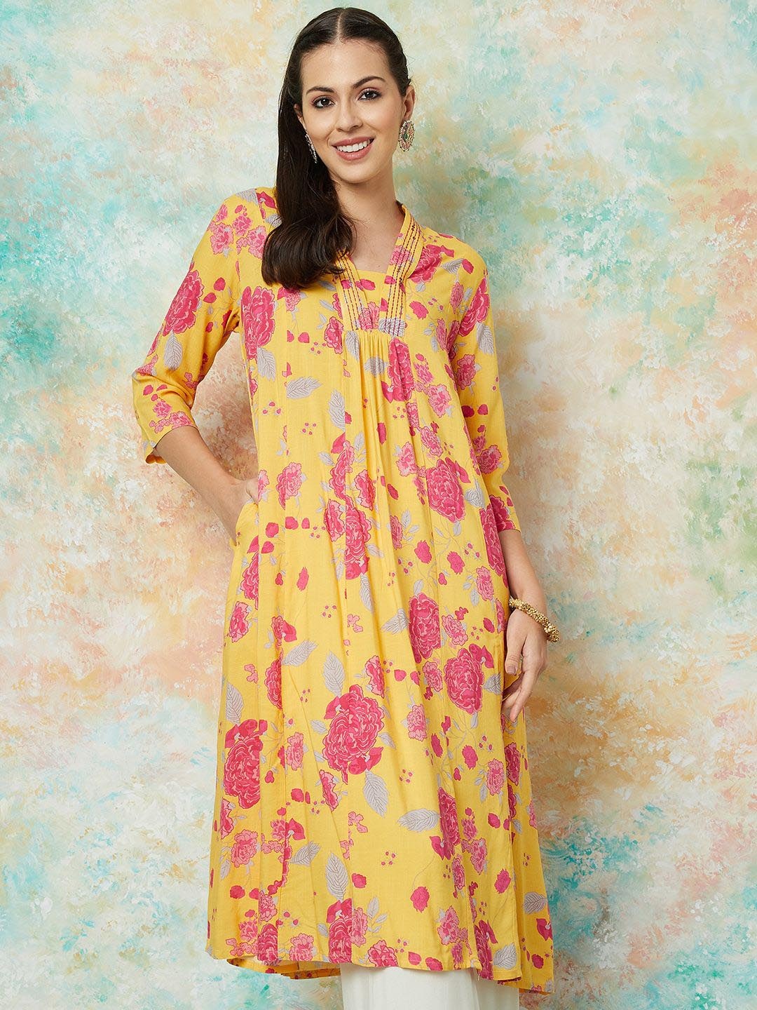 

Melange by Lifestyle Women Floral Printed Sequinned Kurta, Yellow