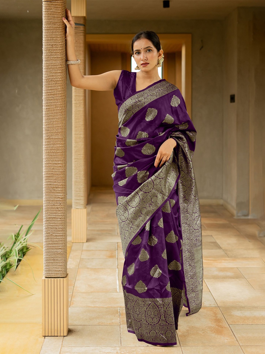 

Subham Woven Design Zari Banarasi Saree, Purple