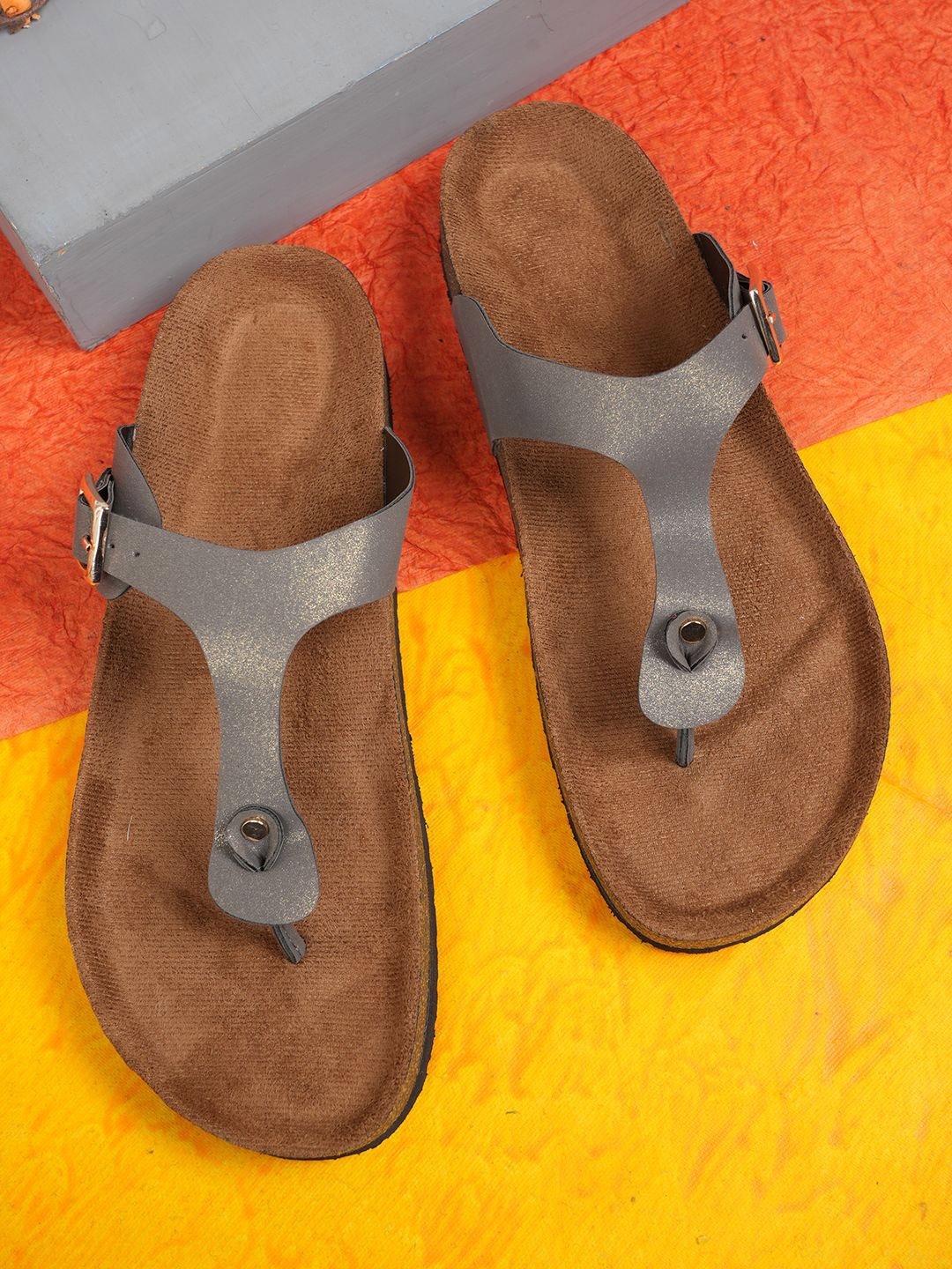 

MOZAFIA Women Solid T-Strap Flats, Grey