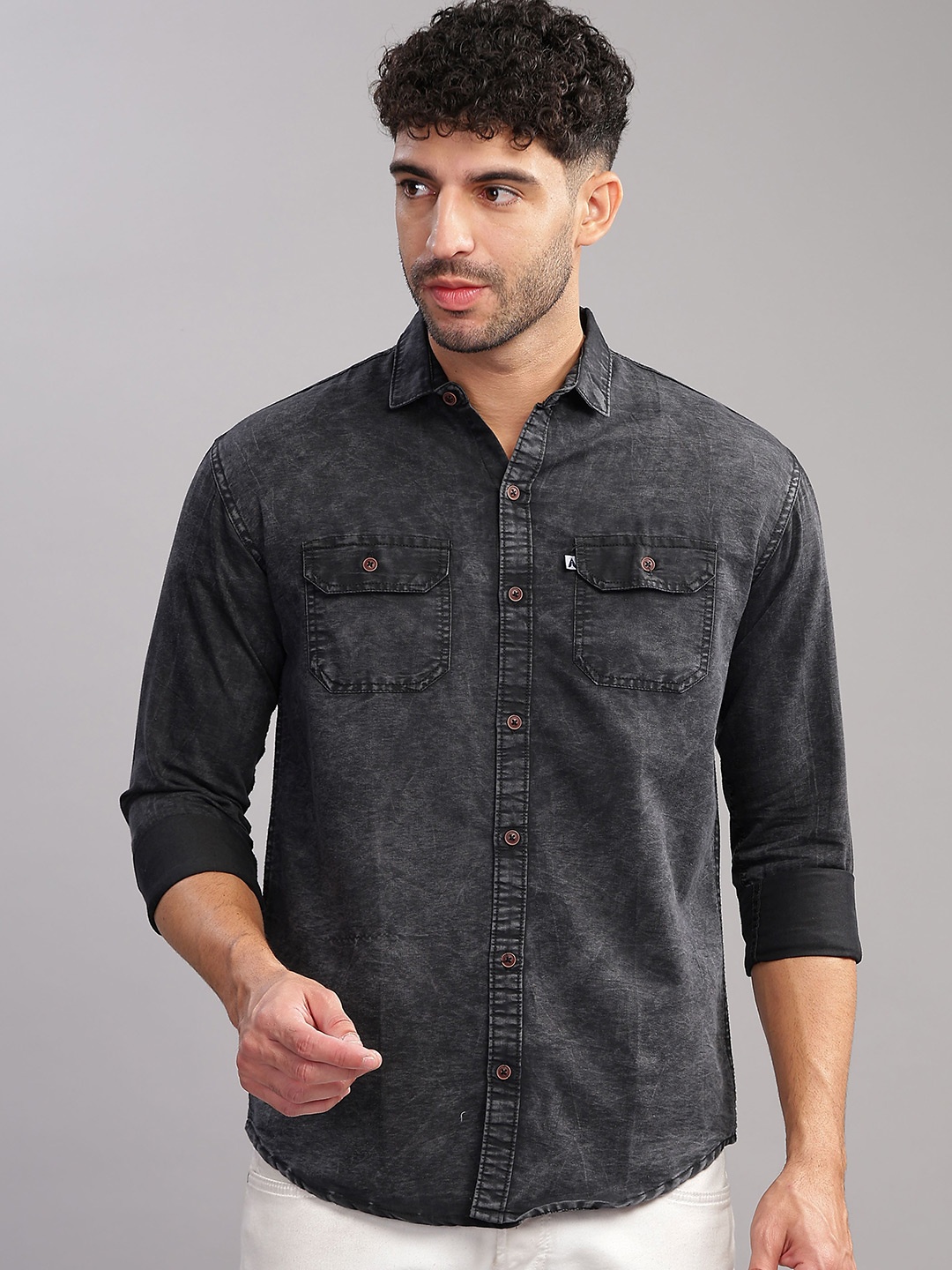 

AIDAN PAUL Men Relaxed Cutaway Collar Faded Denim Casual Shirt, Black