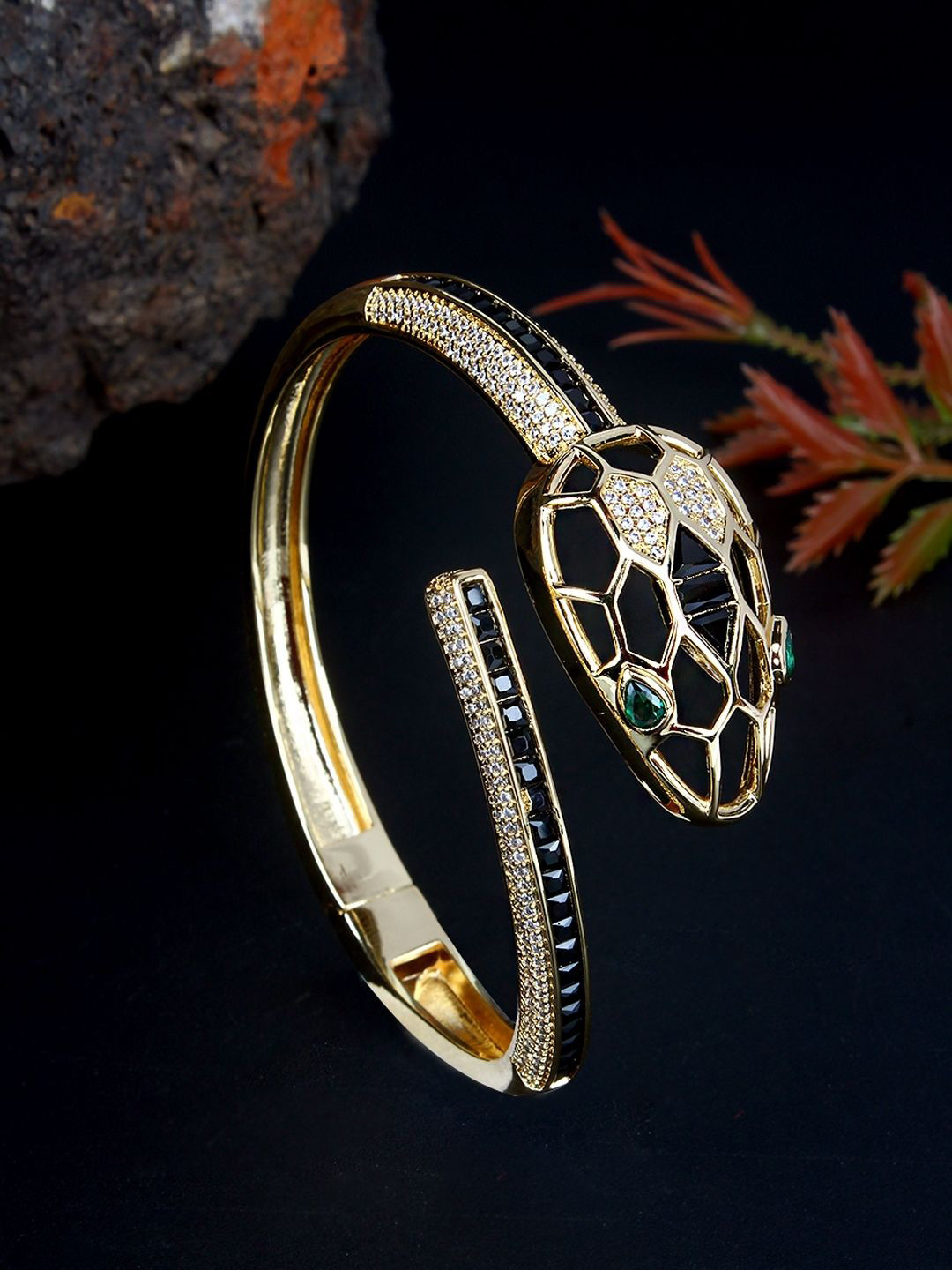 

KPOP Gold-Plated Cubic Zirconia Studded Cuff Bracelet