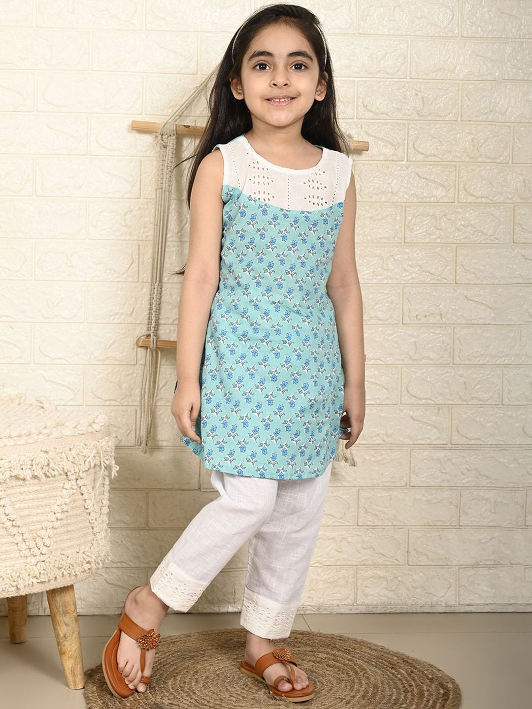 

Here&Now X Kinder Kids Girls Floral Printed Round Neck Pure Cotton Kurta with Trouser, Blue