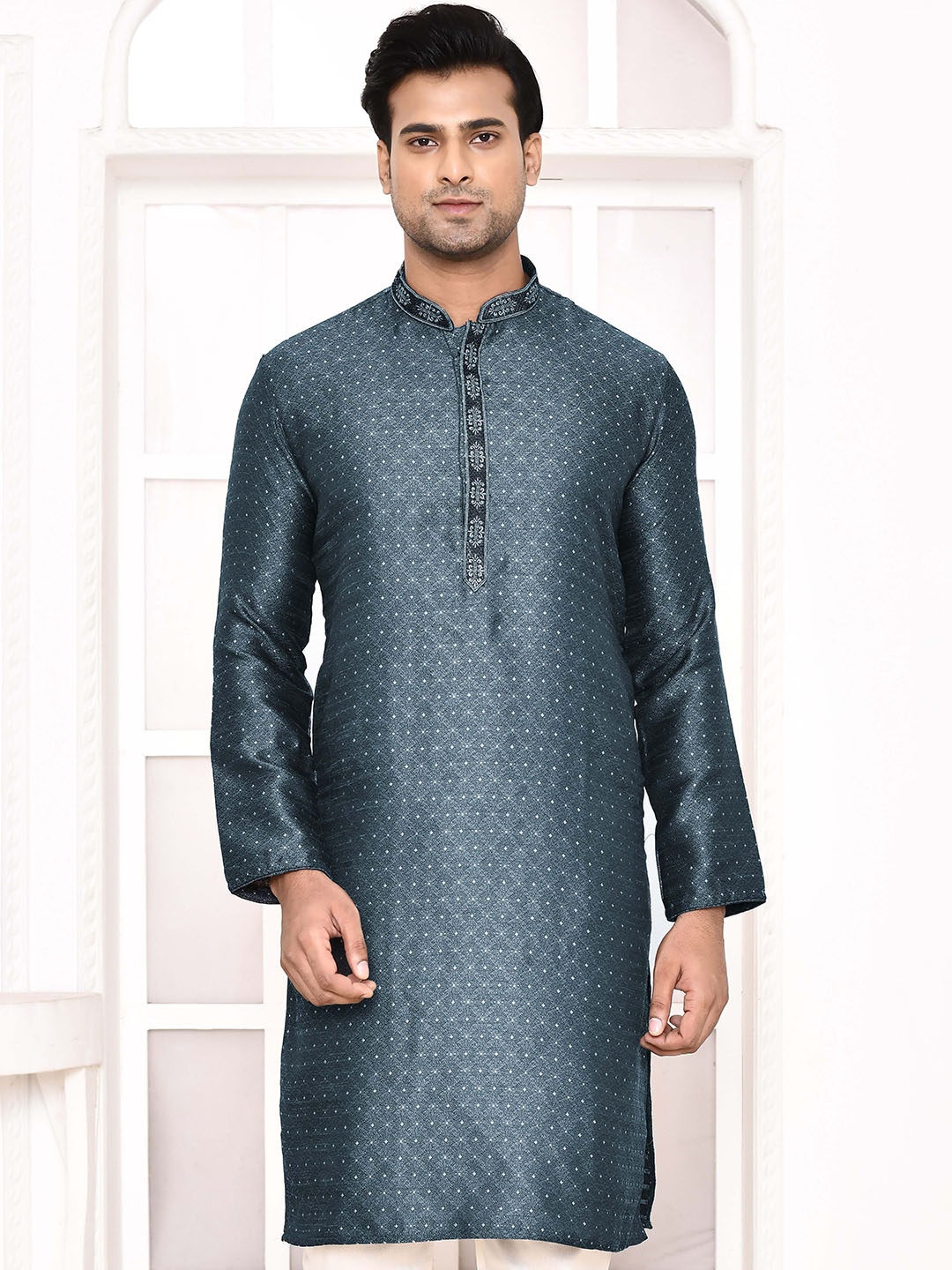 

MAAHI FABS Men Polka Dot Thread Work Kurta, Grey