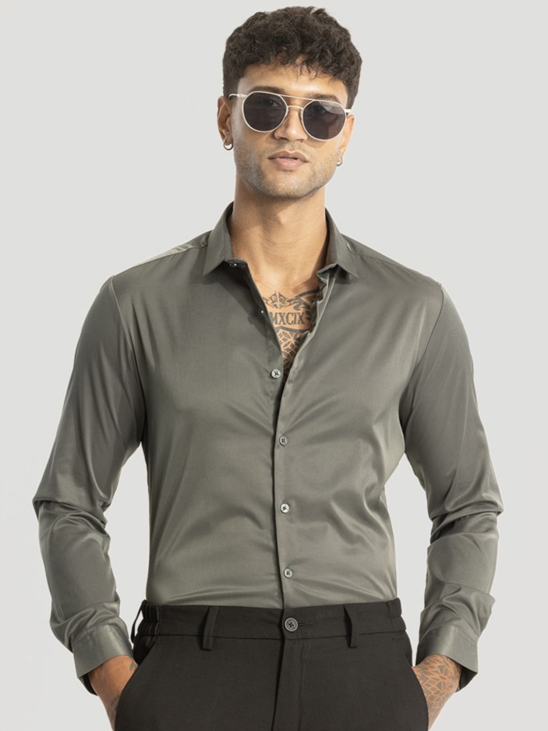 

Snitch Men Smart Spread Collar Solid Slim Fit Casual Shirt, Olive