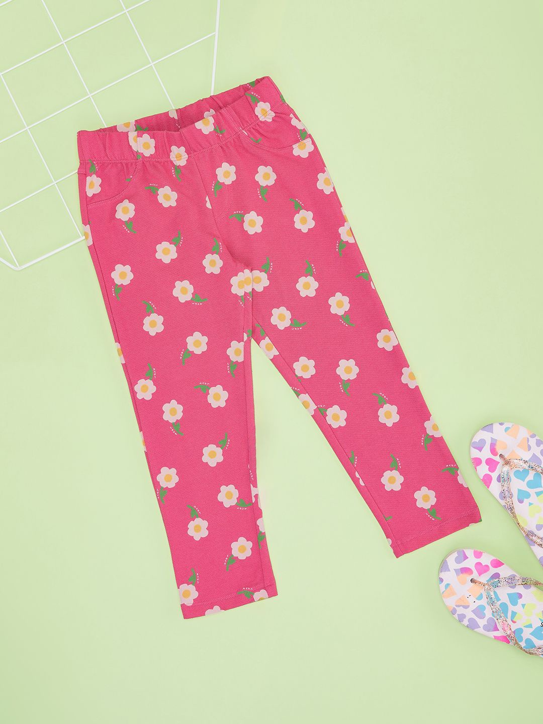 

Pantaloons Junior Girls Floral Printed Track Pants, Pink