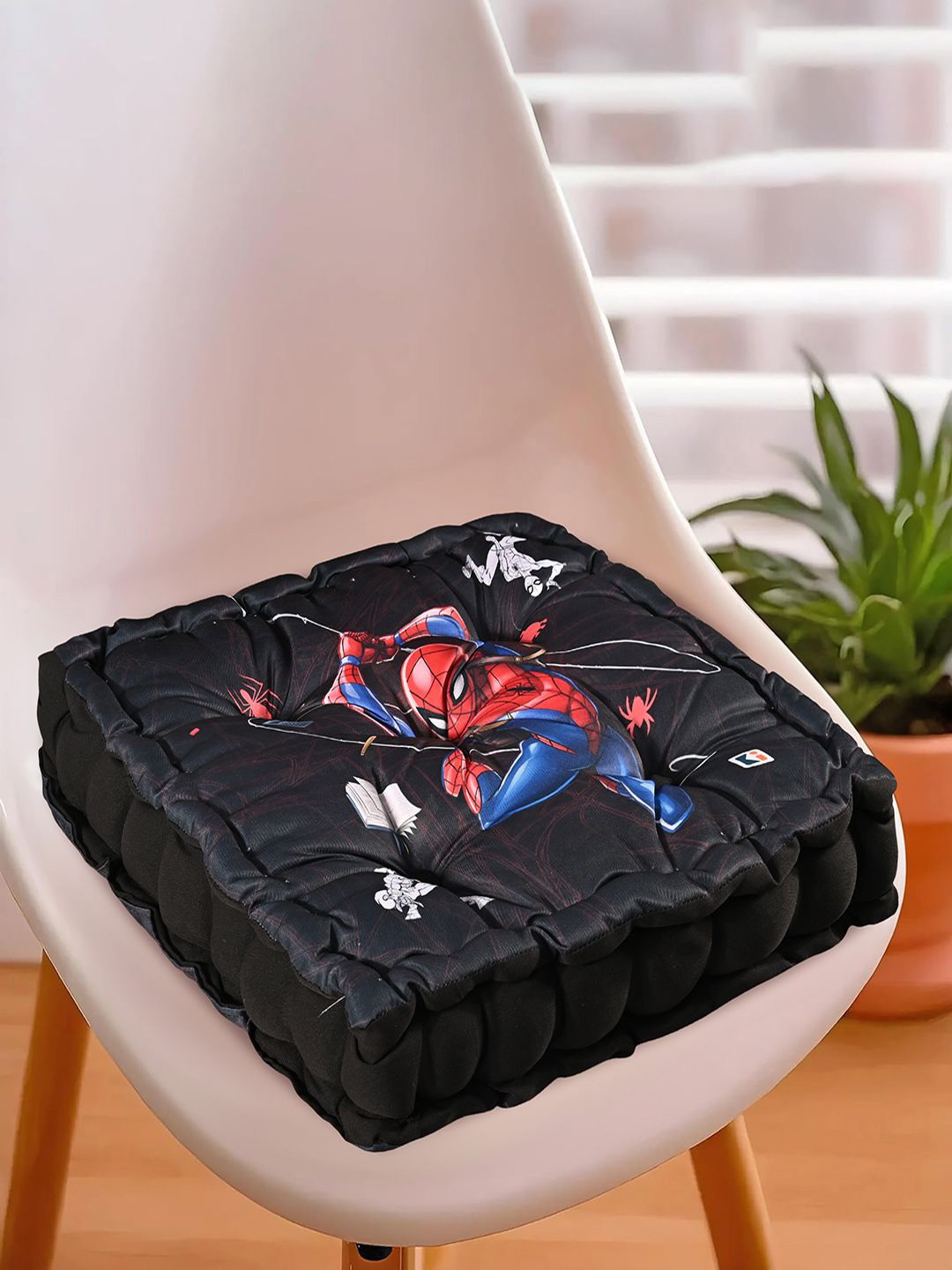

Kuber Industries Black & Red 4 Pieces Printed Chair Pads