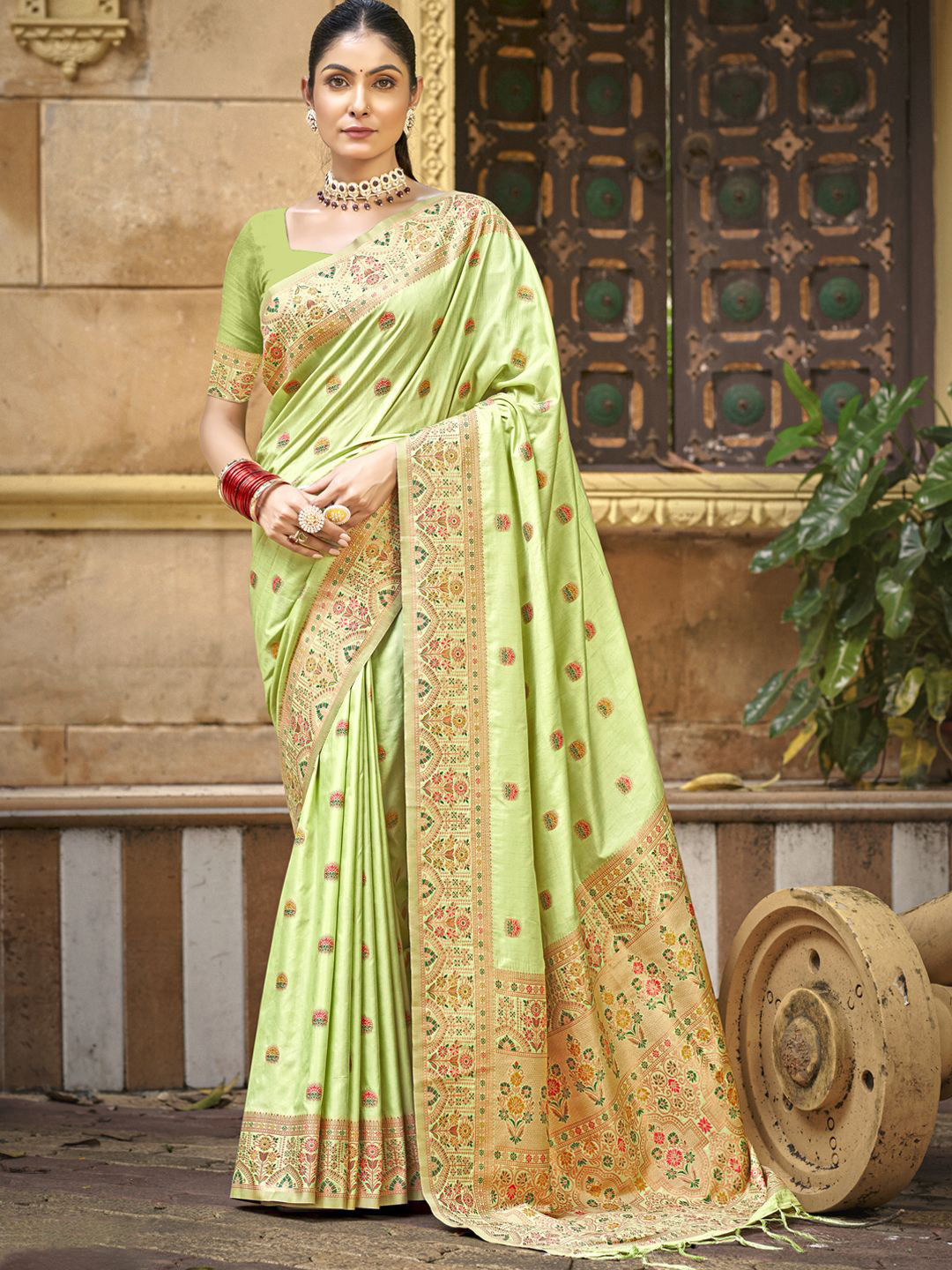 

SANGAM PRINTS Woven Design Zari Tussar Saree, Sea green