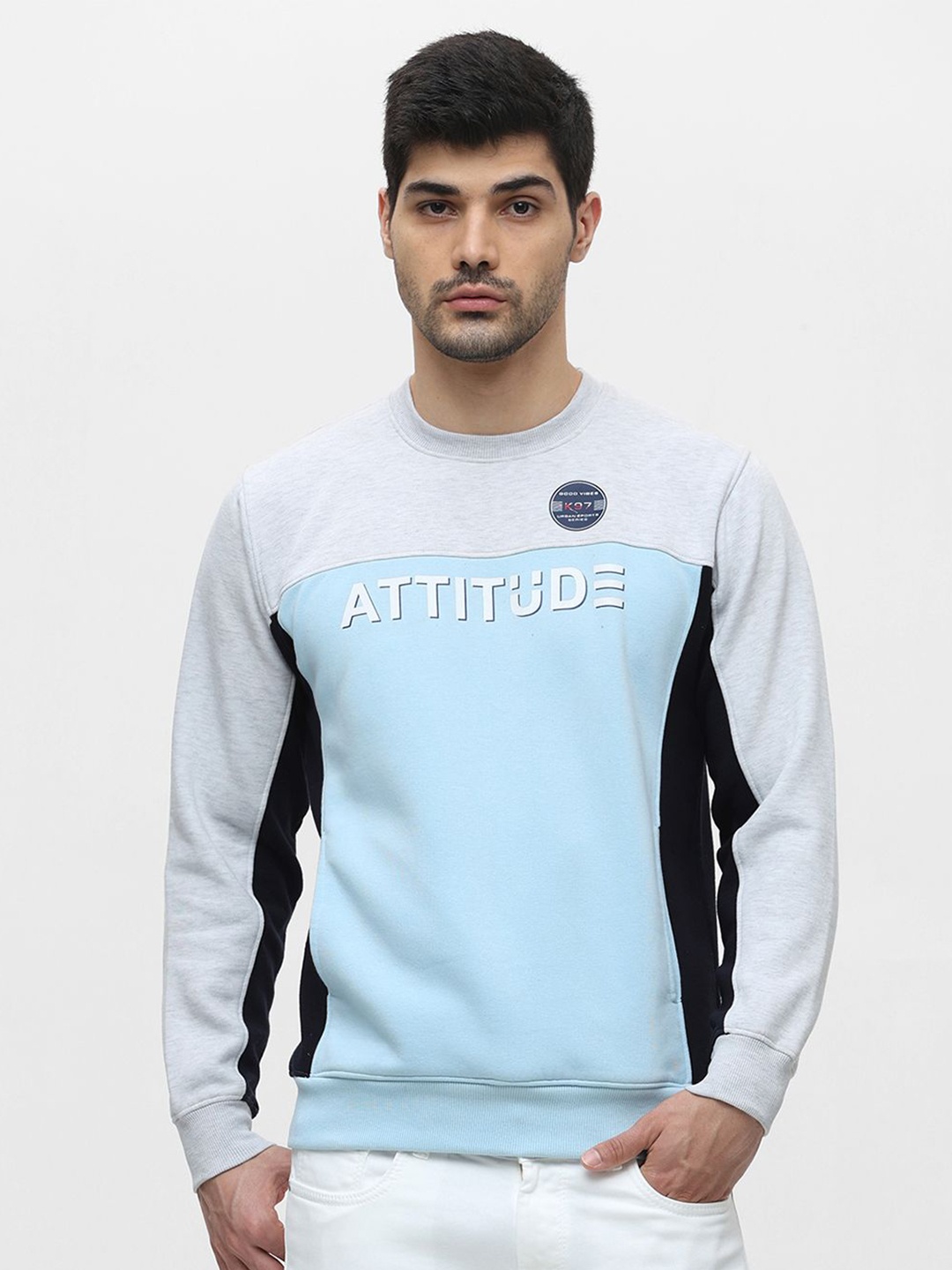 

Klub Fox Men Colourblocked Pullover Fleece Sweatshirt, Blue