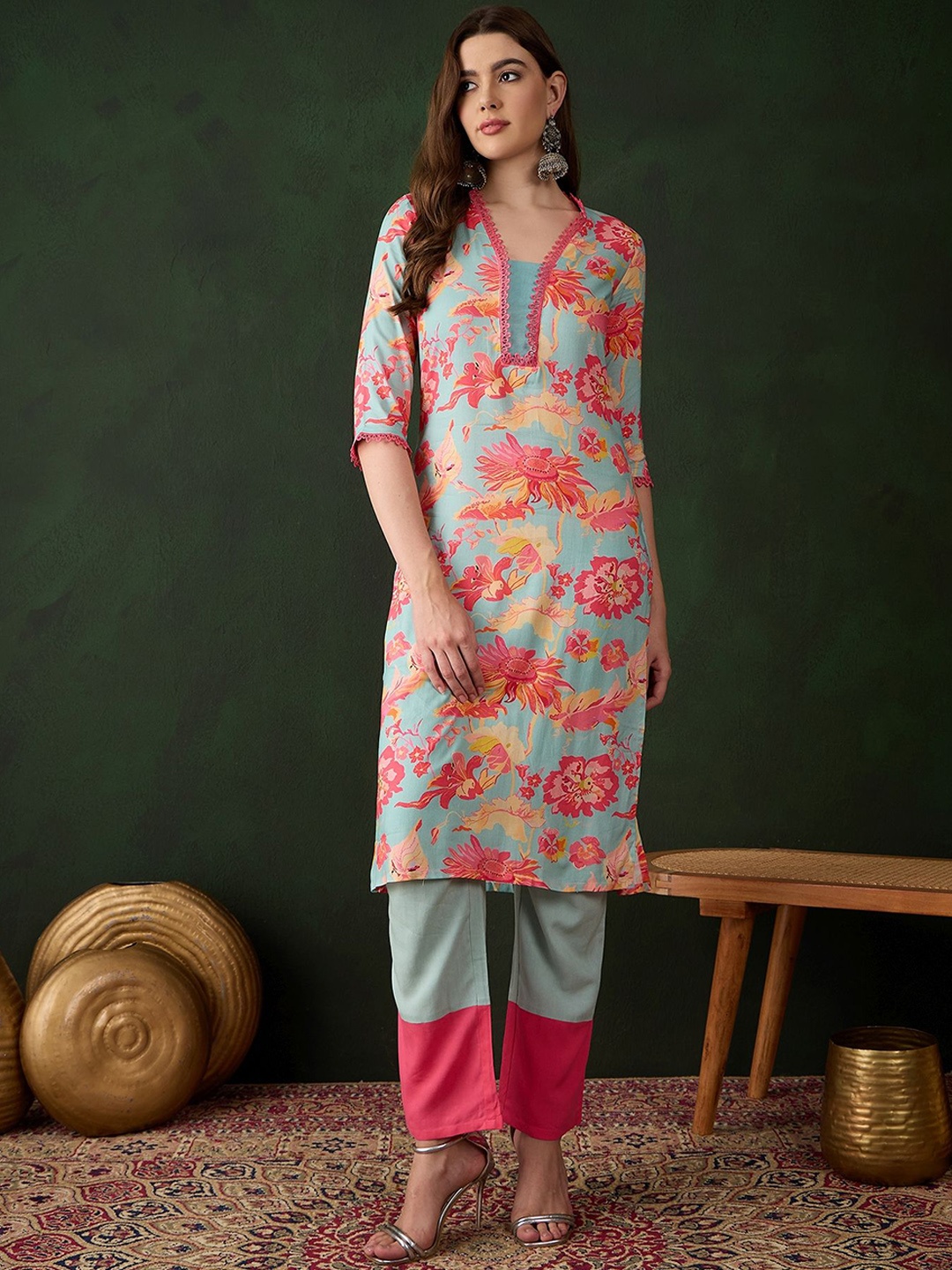 

Sangria Women Floral Printed Straight Kurtas, Sea green