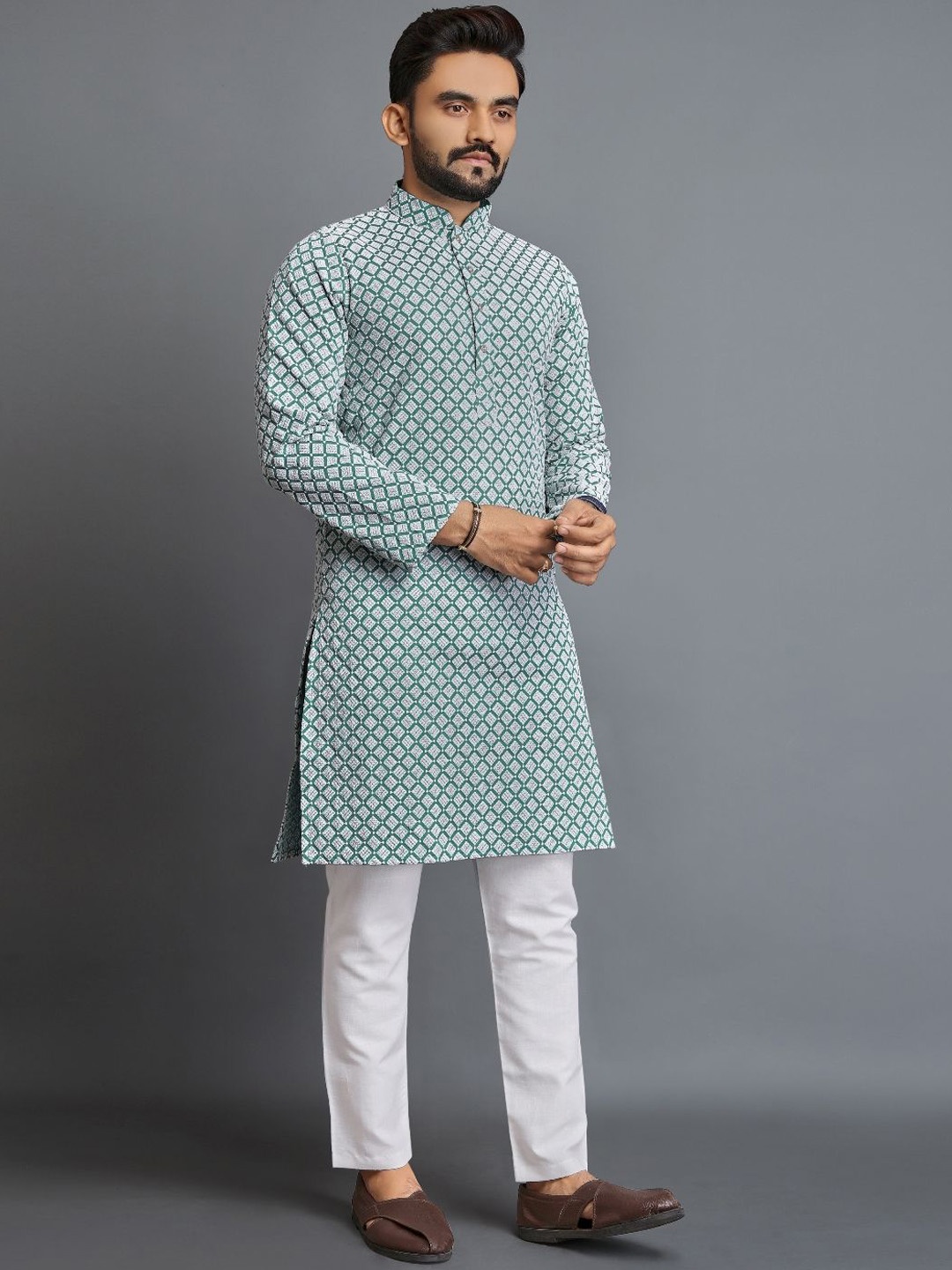 

Zurika Fashion Men Pure Cotton Chikankari Embroidered Straight Kurta, Green