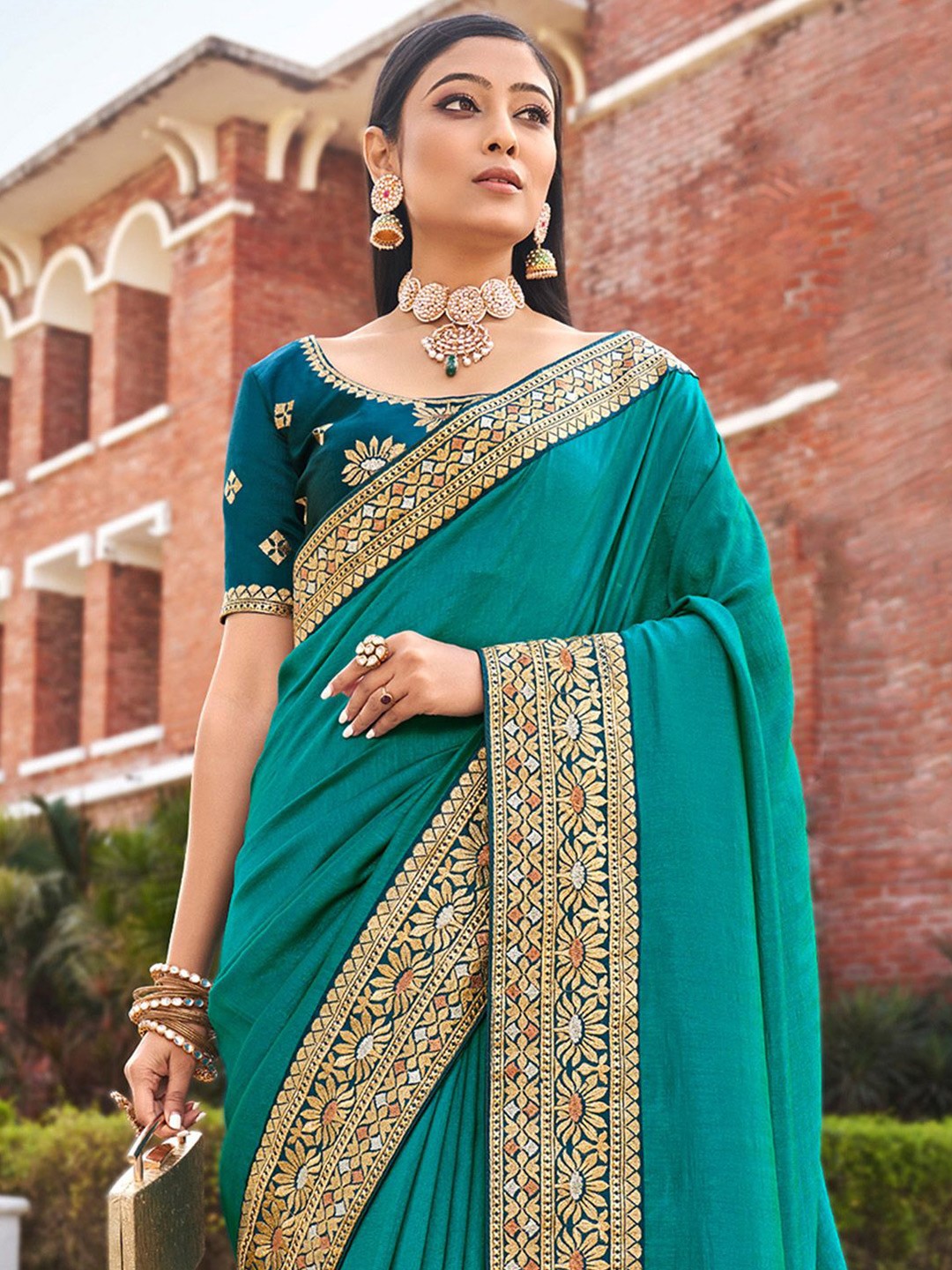 

Mitera Solid Embroidered Celebrity Saree, Blue