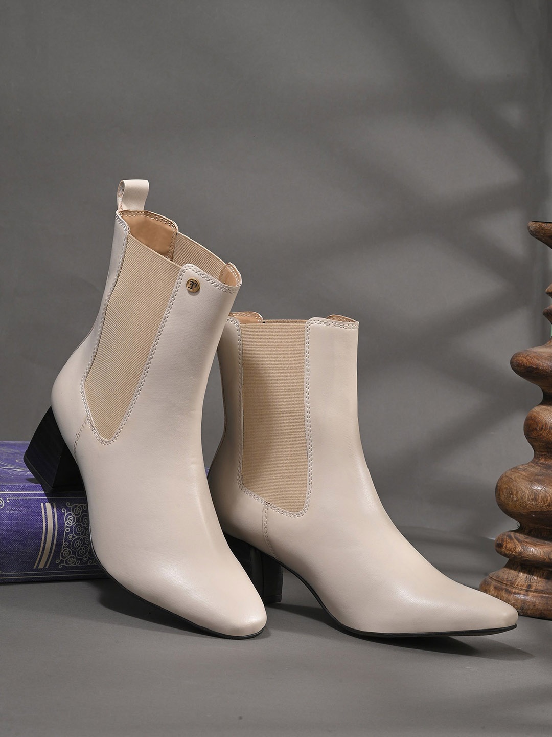 

El Paso Women Block Heeled Chelsea Boots, Beige