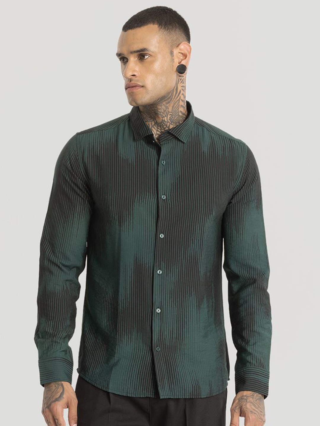 

Snitch Men Smart Spread Collar Abstract Printed Slim Fit Casual Shirt, Green