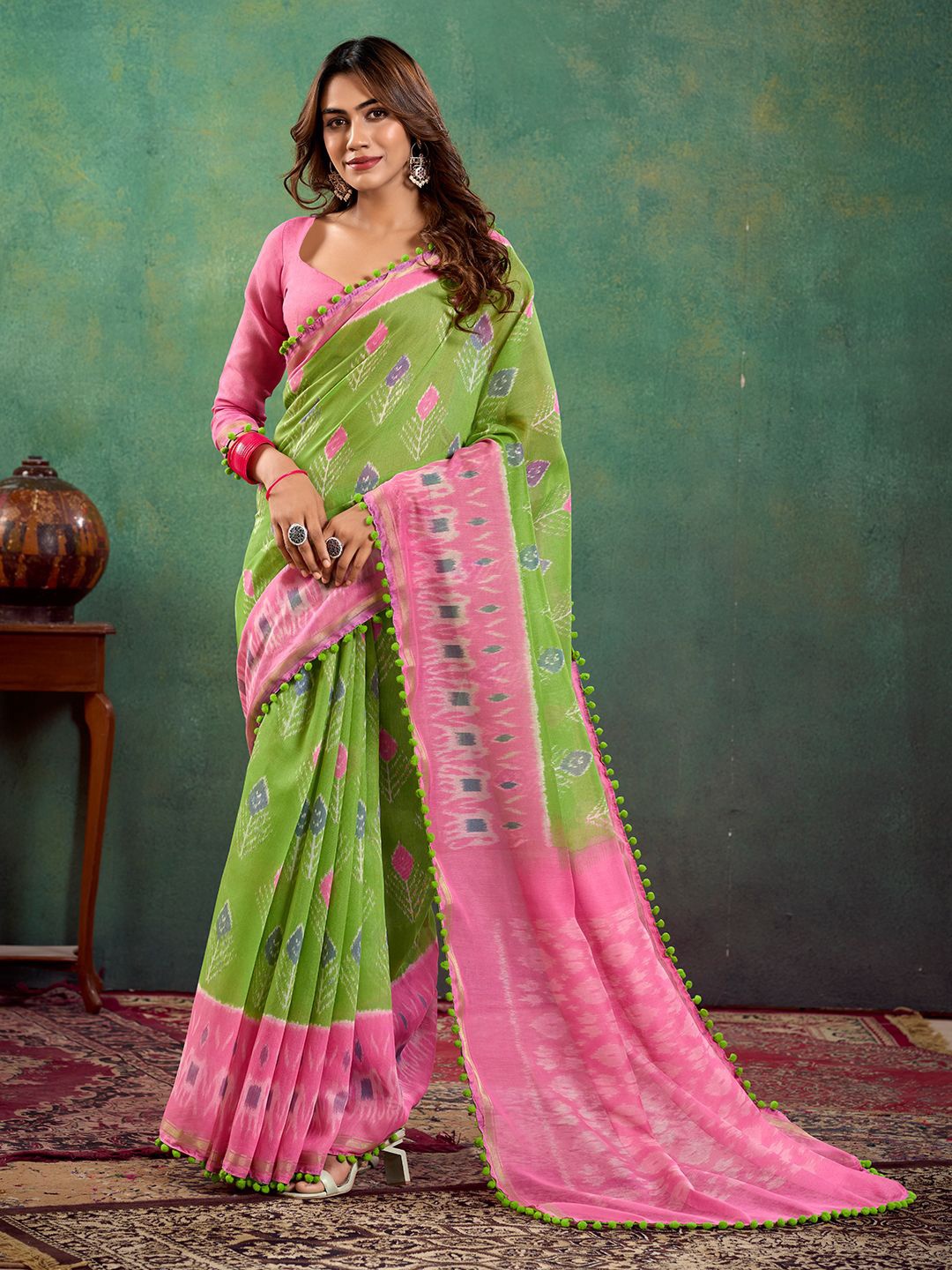 

Mitera Ethnic Motifs Printed Saree, Green