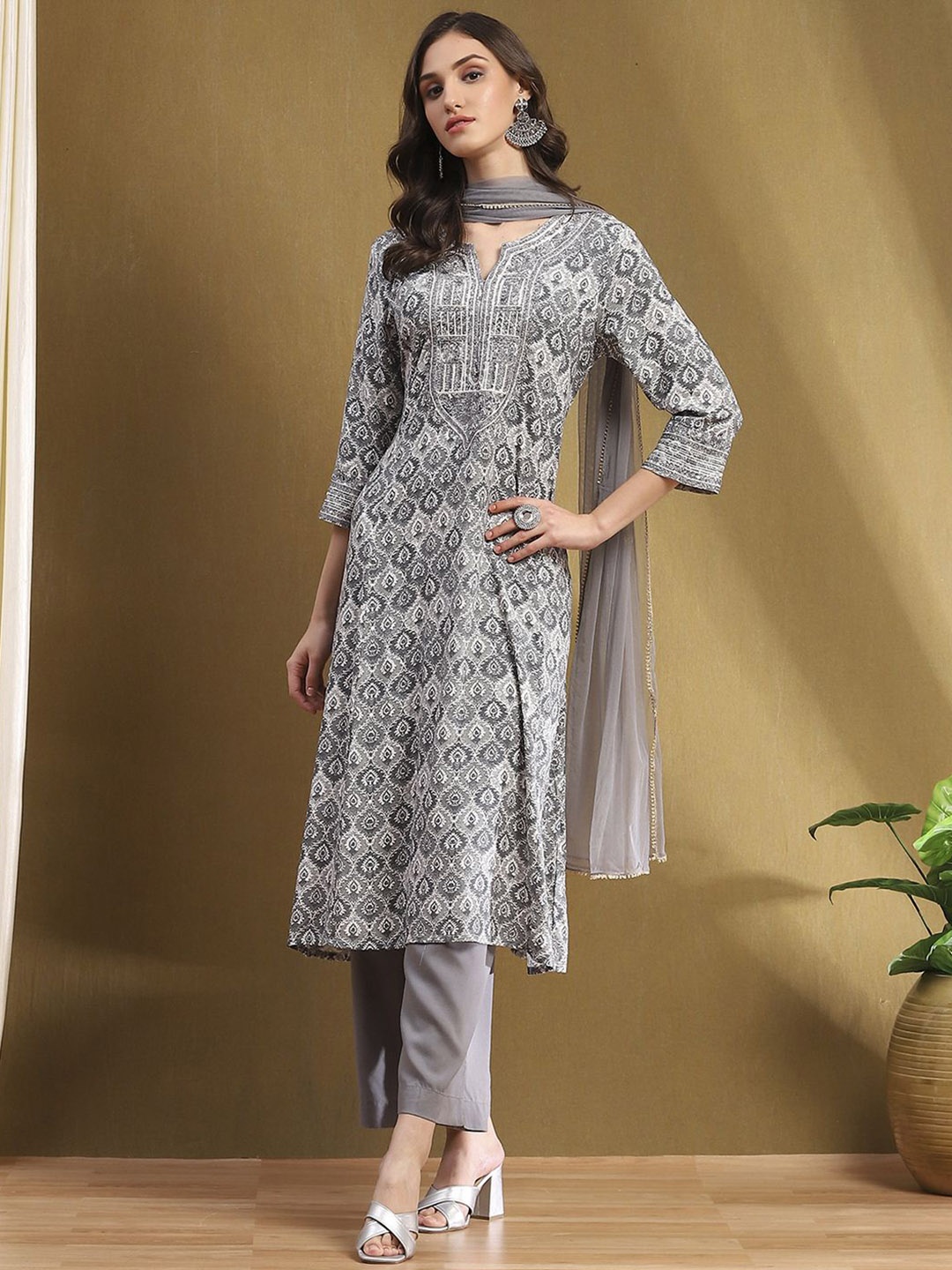 

Biba Women Floral Printed Round Neck Regular Kurta with Palazzos & With Dupatta, Grey