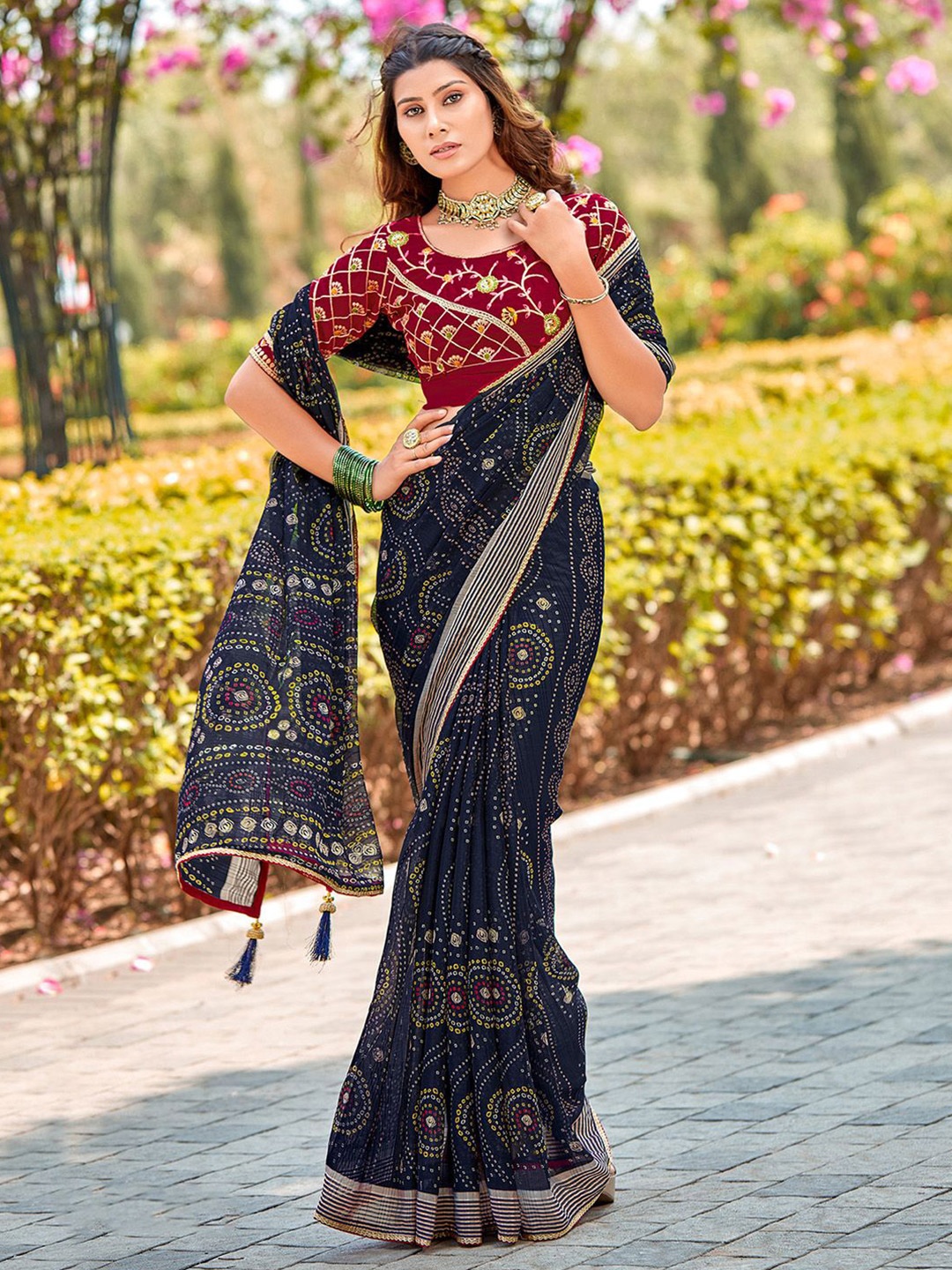 

Mitera Bandhani Saree, Navy blue