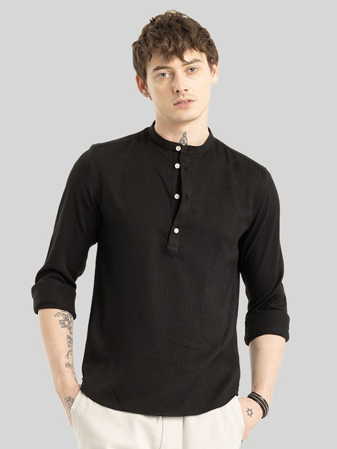 

Snitch Men Smart Band Collar Solid Slim Fit Casual Shirt, Black