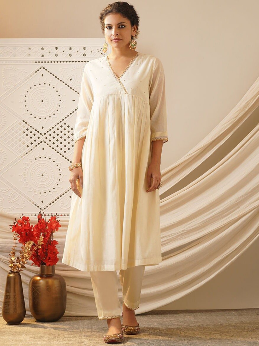 

JAYPORE Striped Anarkali Kurta With Trouser, Off white