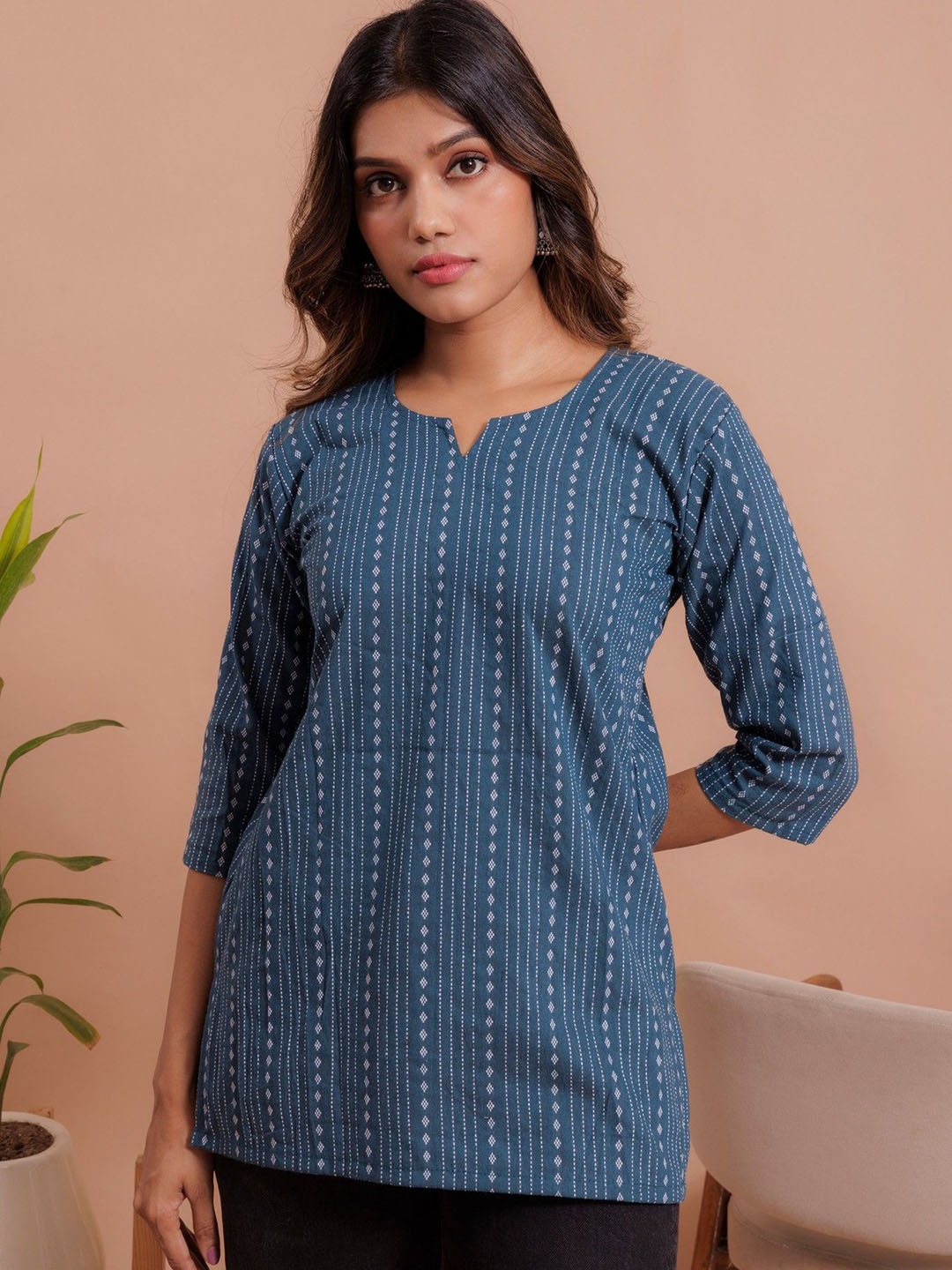 

Goti's Women Printed Mirror Work Kurta, Teal