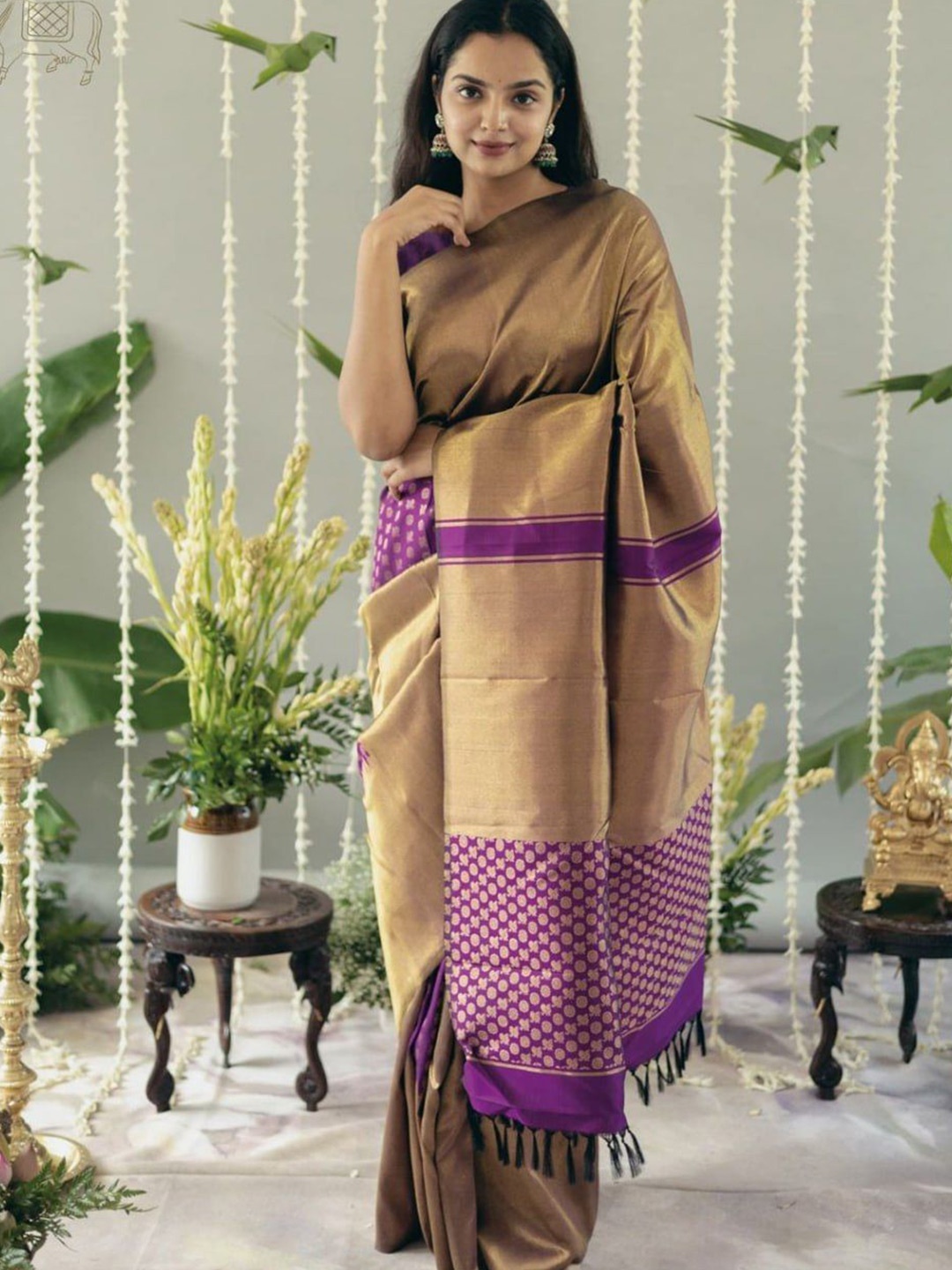 

Kriyansh Solid Zari Kanjeevaram Saree, Beige