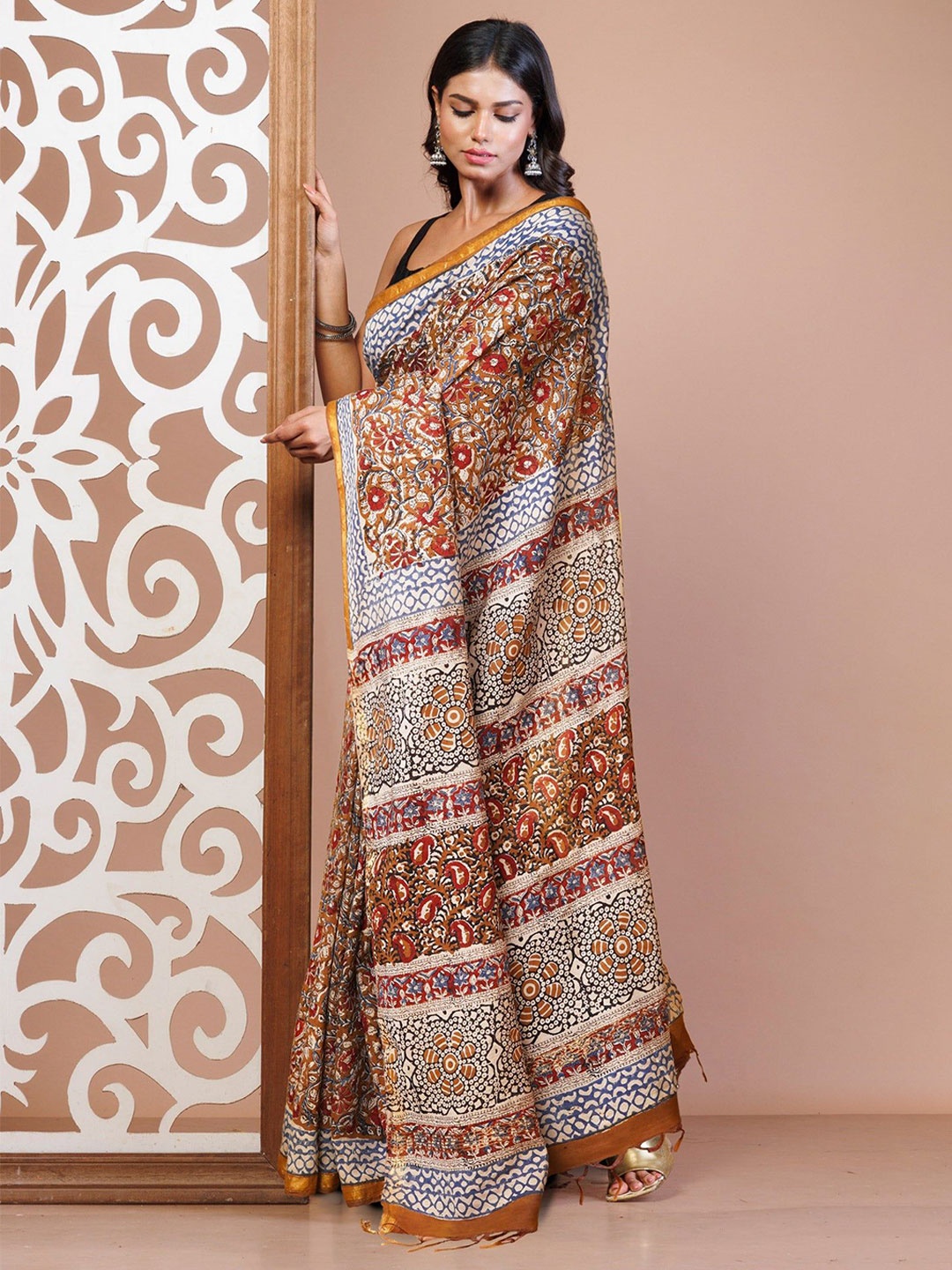 

Unnati Silks Floral Zari Handloom Bagru Saree, Brown