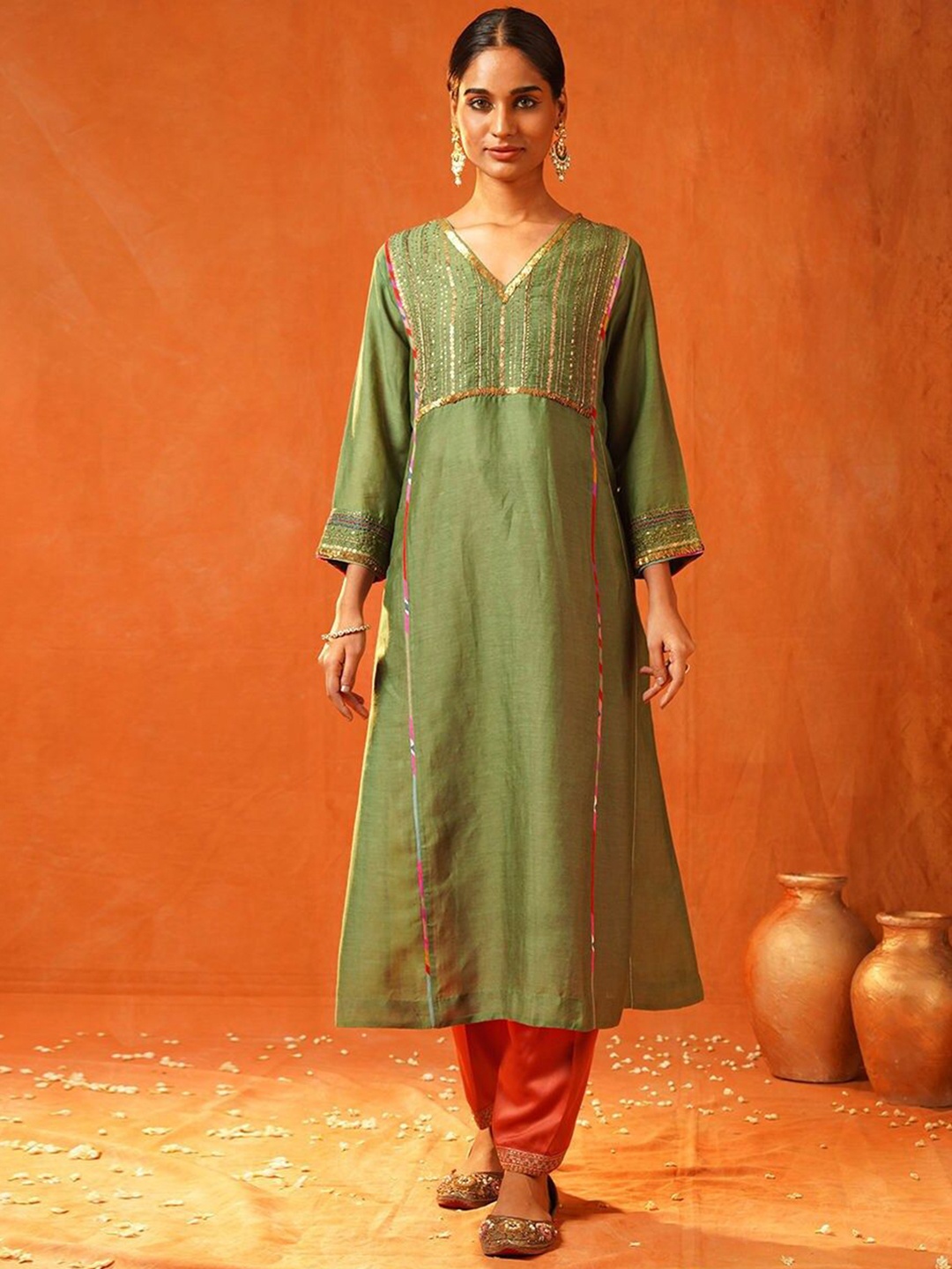 

JAYPORE Embroidered A-Line Kurta Set, Green