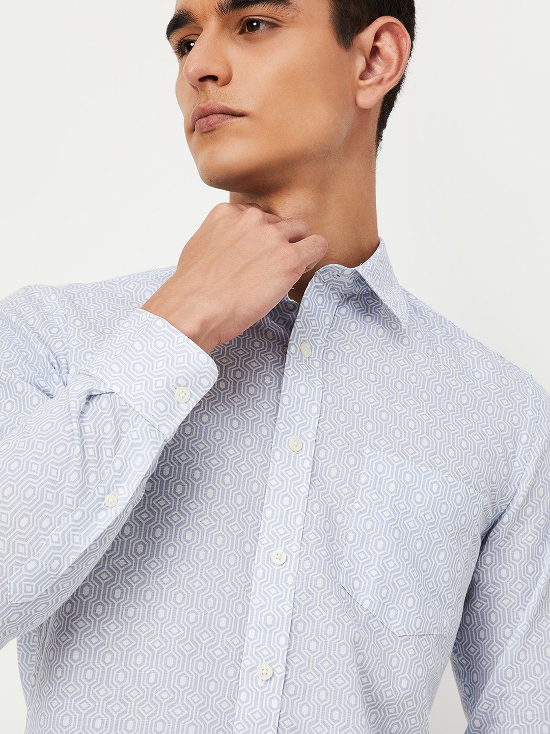 

max Men Spread Collar Micro Ditsy Printed Cotton Casual Shirt, Blue
