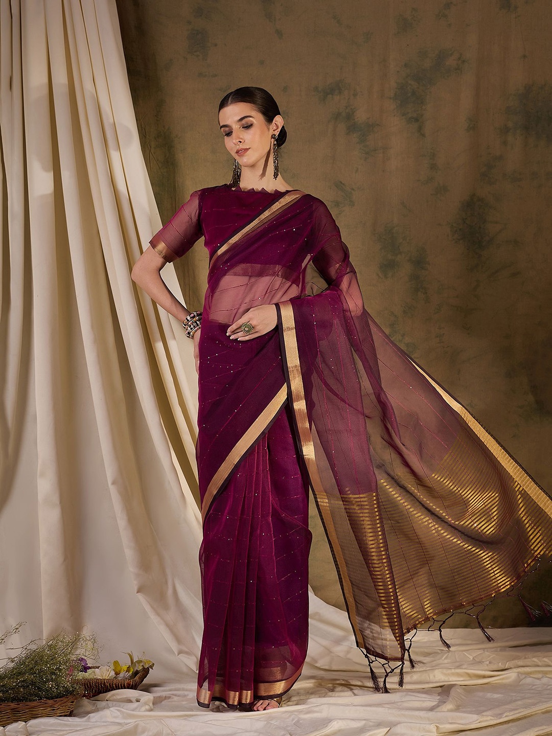 

DIVASTRI Striped Woven Design Zari Organza Designer Kanjeevaram Saree, Burgundy