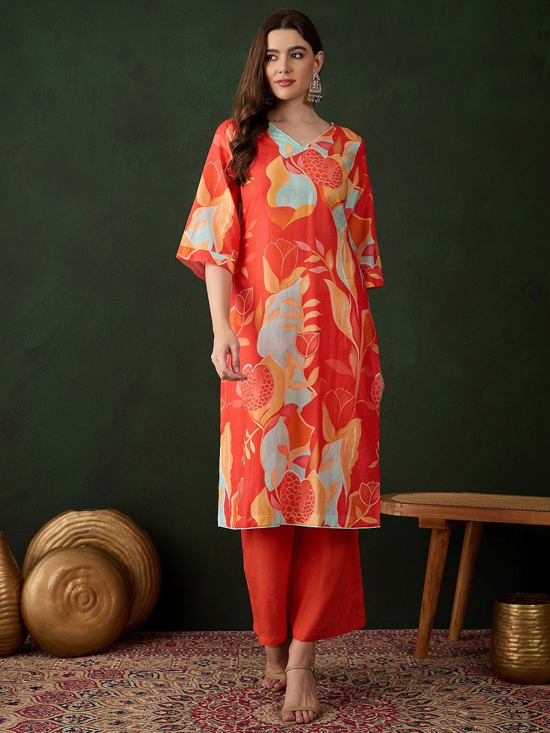 

Sangria Women V-Neck Abstract Printed Straight Kurtas, Orange