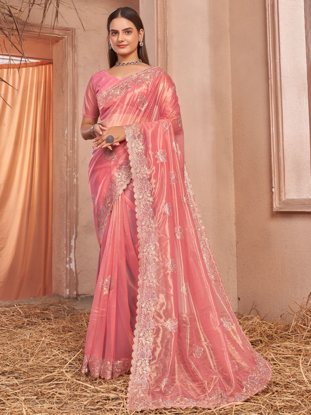 

Panzora Embroidered Saree With Unstitched Blouse Piece, Peach