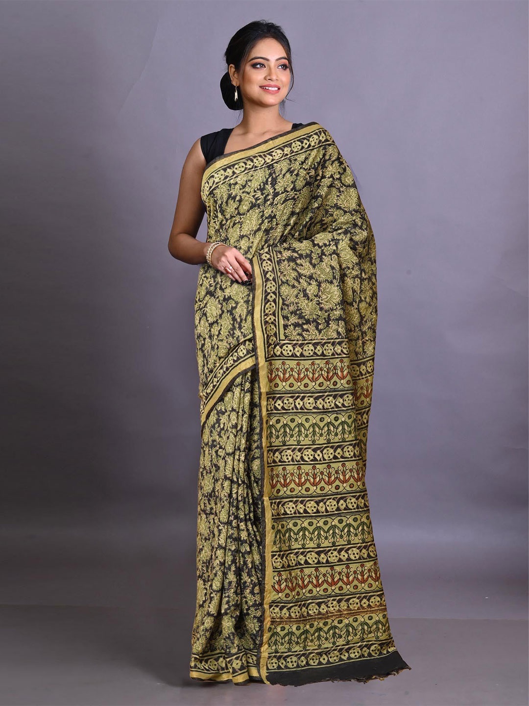 

Unnati Silks Floral Zari Handloom Bagru Saree, Black