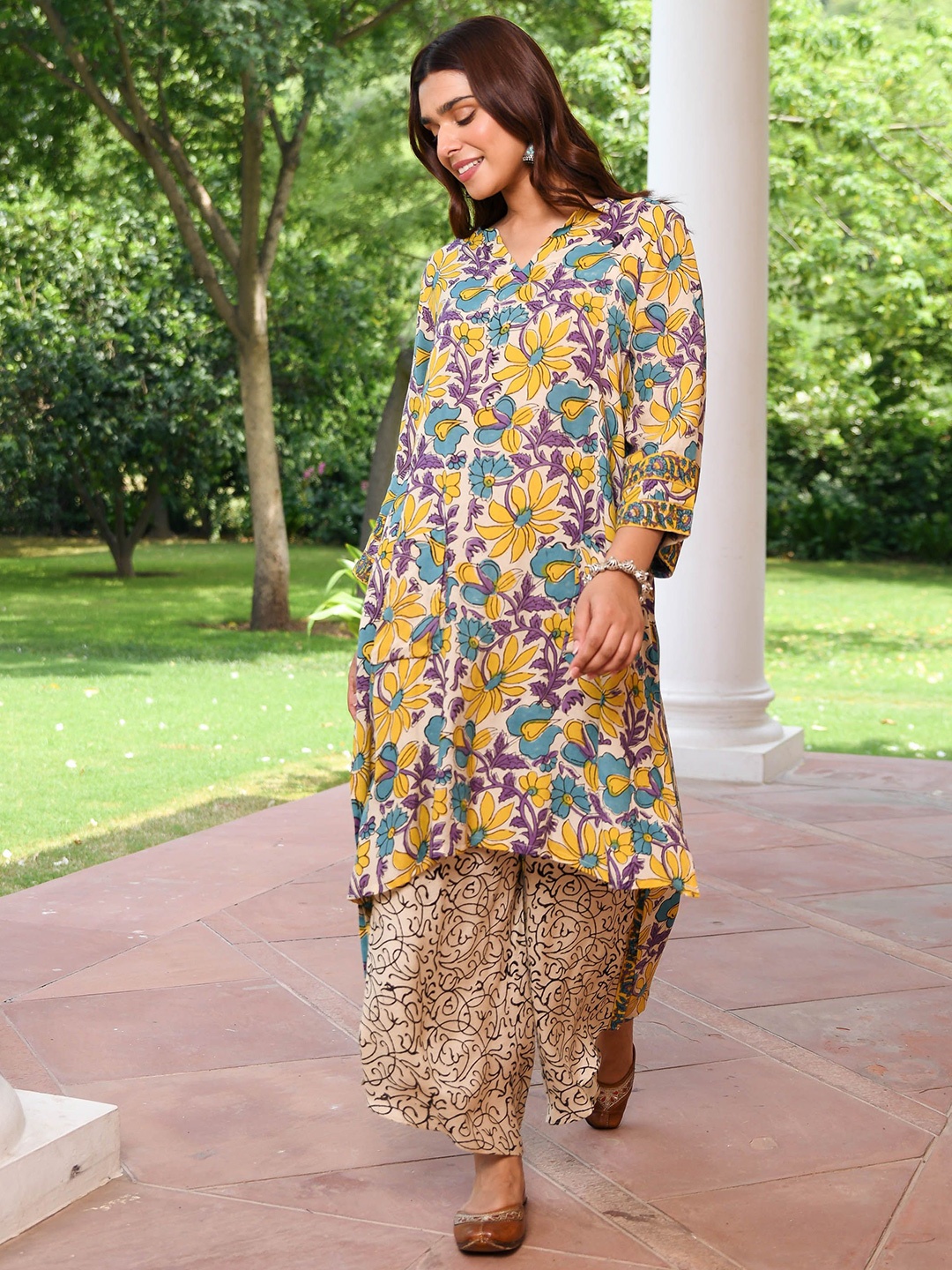 

Bunaai Diya Floral Printed Tunic & Trousers, Cream