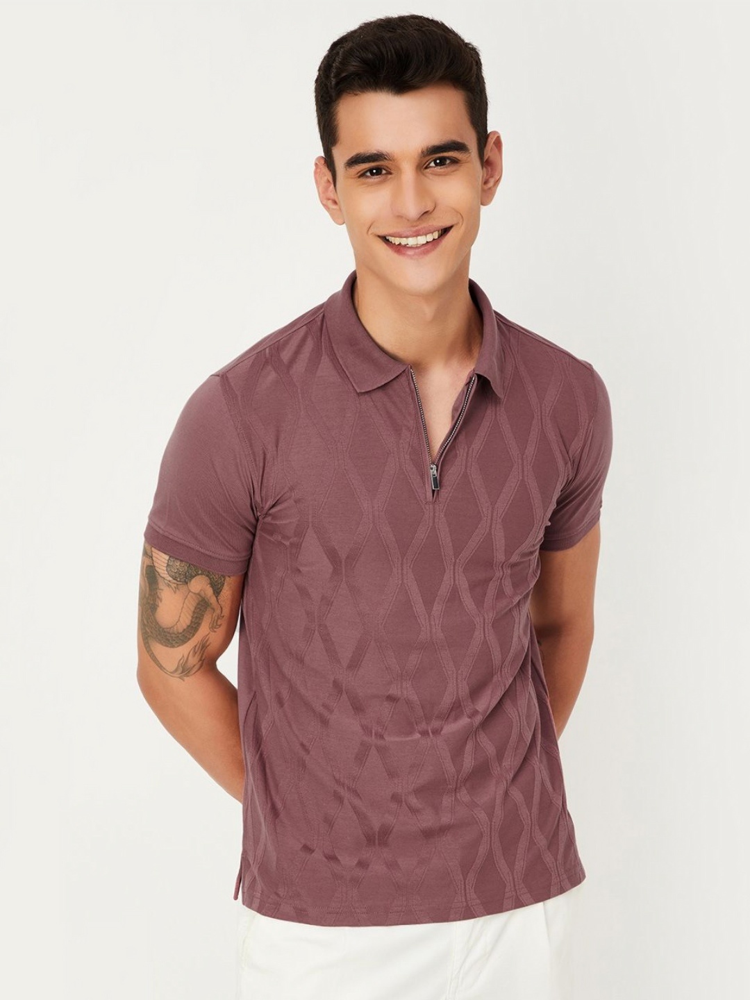 

max Men Geometric Printed Cotton T-shirt, Purple