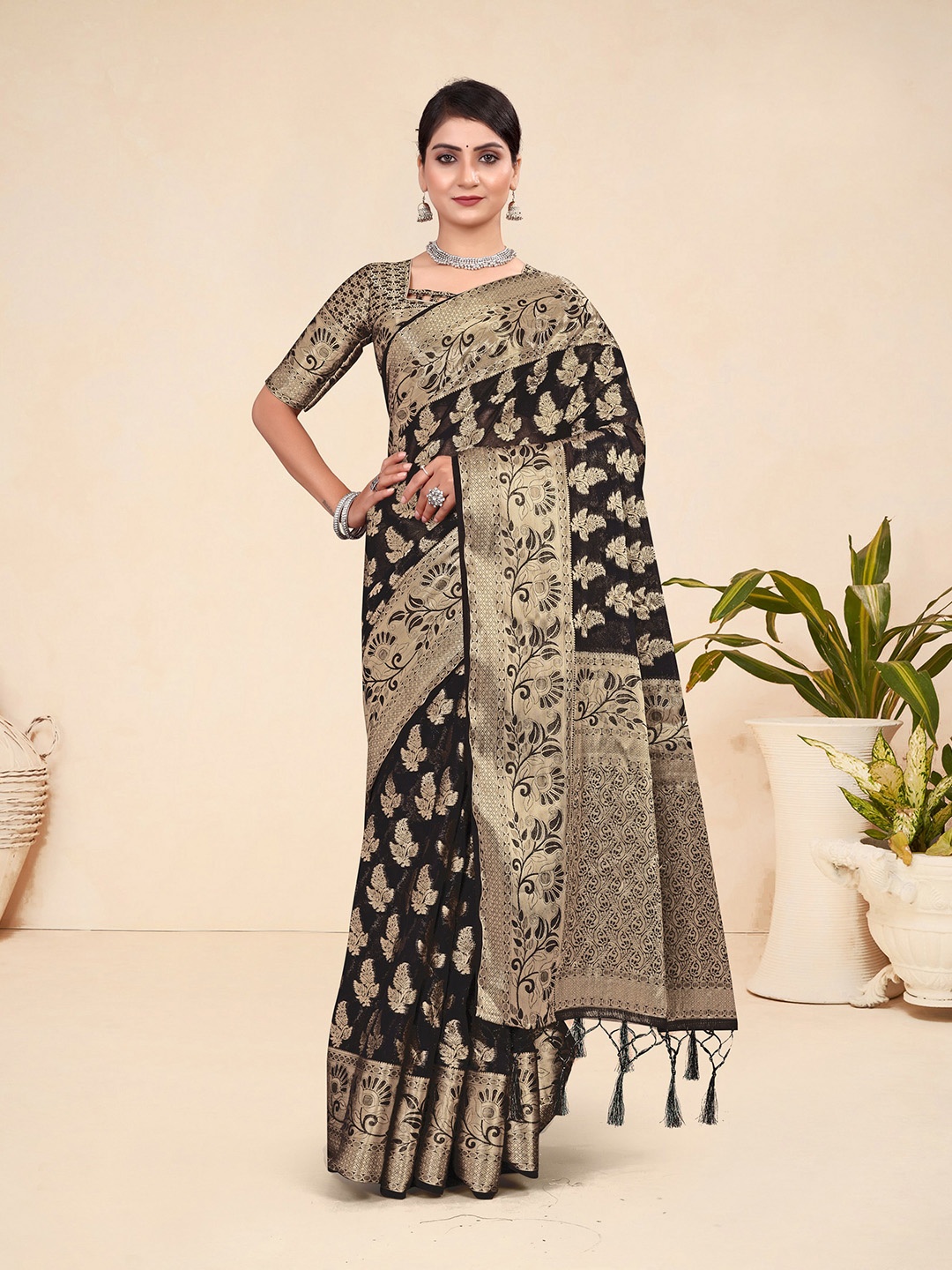 

VARNI FABRICS Ethnic Motifs Woven Design Zari Saree, Cream