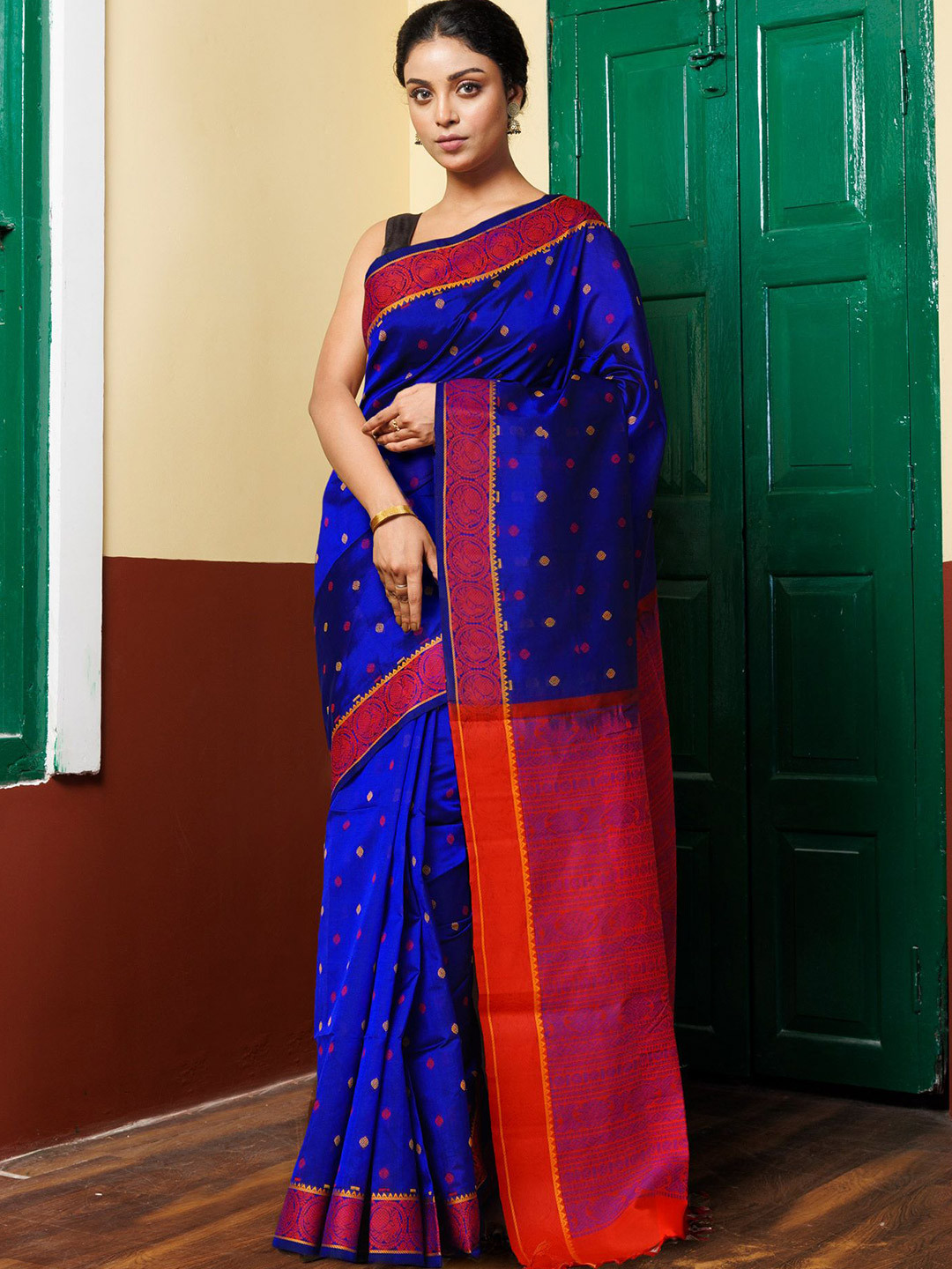 

Unnati Silks Woven Design Handloom Kanjeevaram Saree, Blue