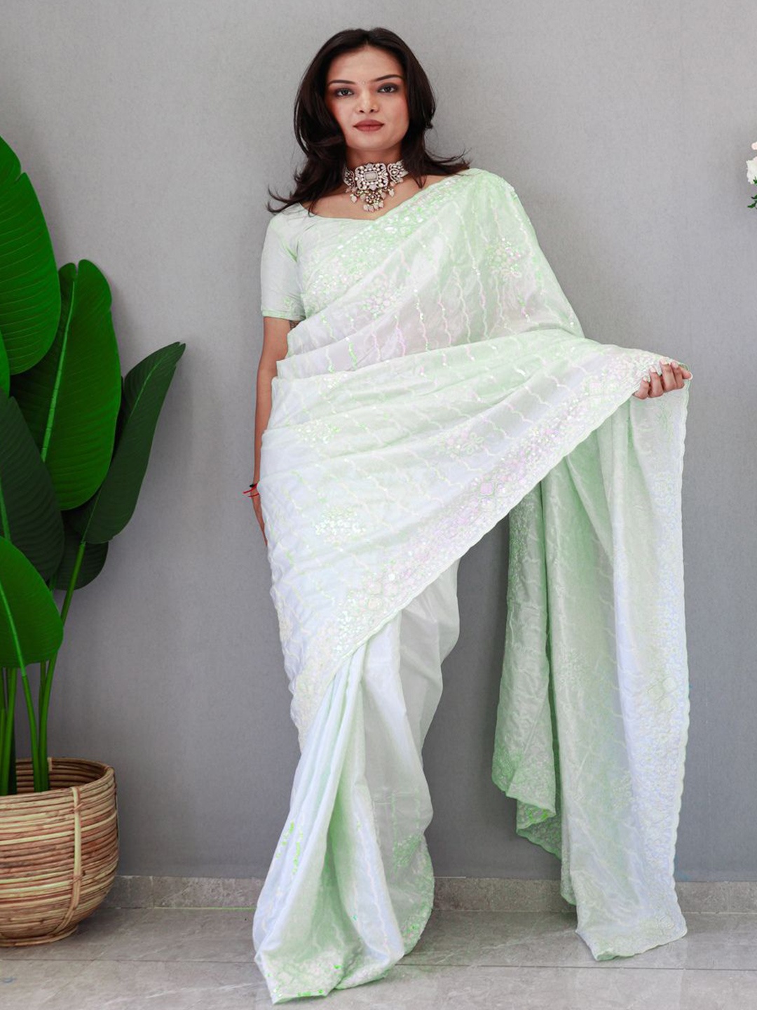 

HERE&NOW Ethnic Motifs Sequinned Pure Silk Saree, Green