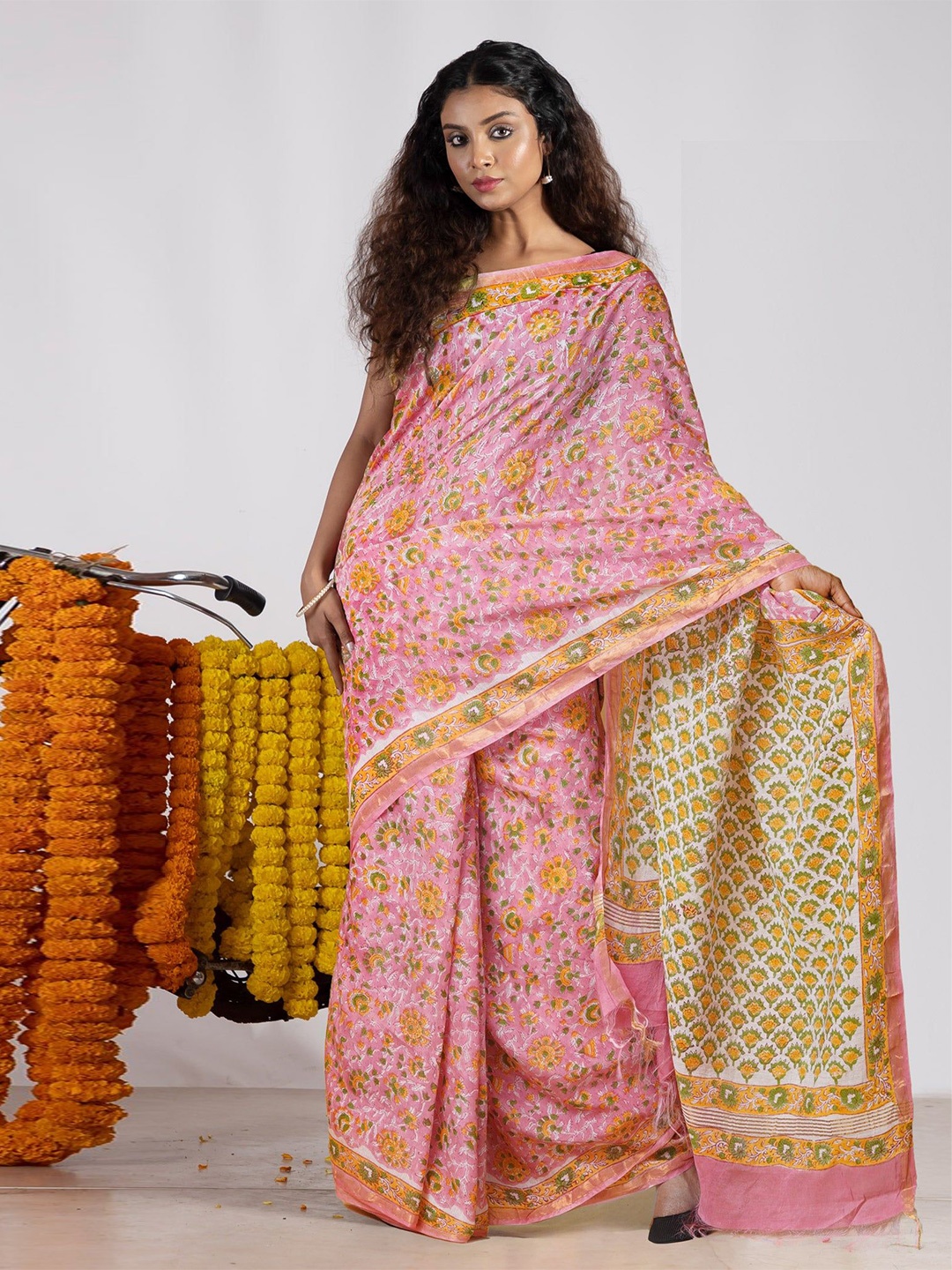 

Unnati Silks Floral Zari Handloom Chanderi Saree, Pink