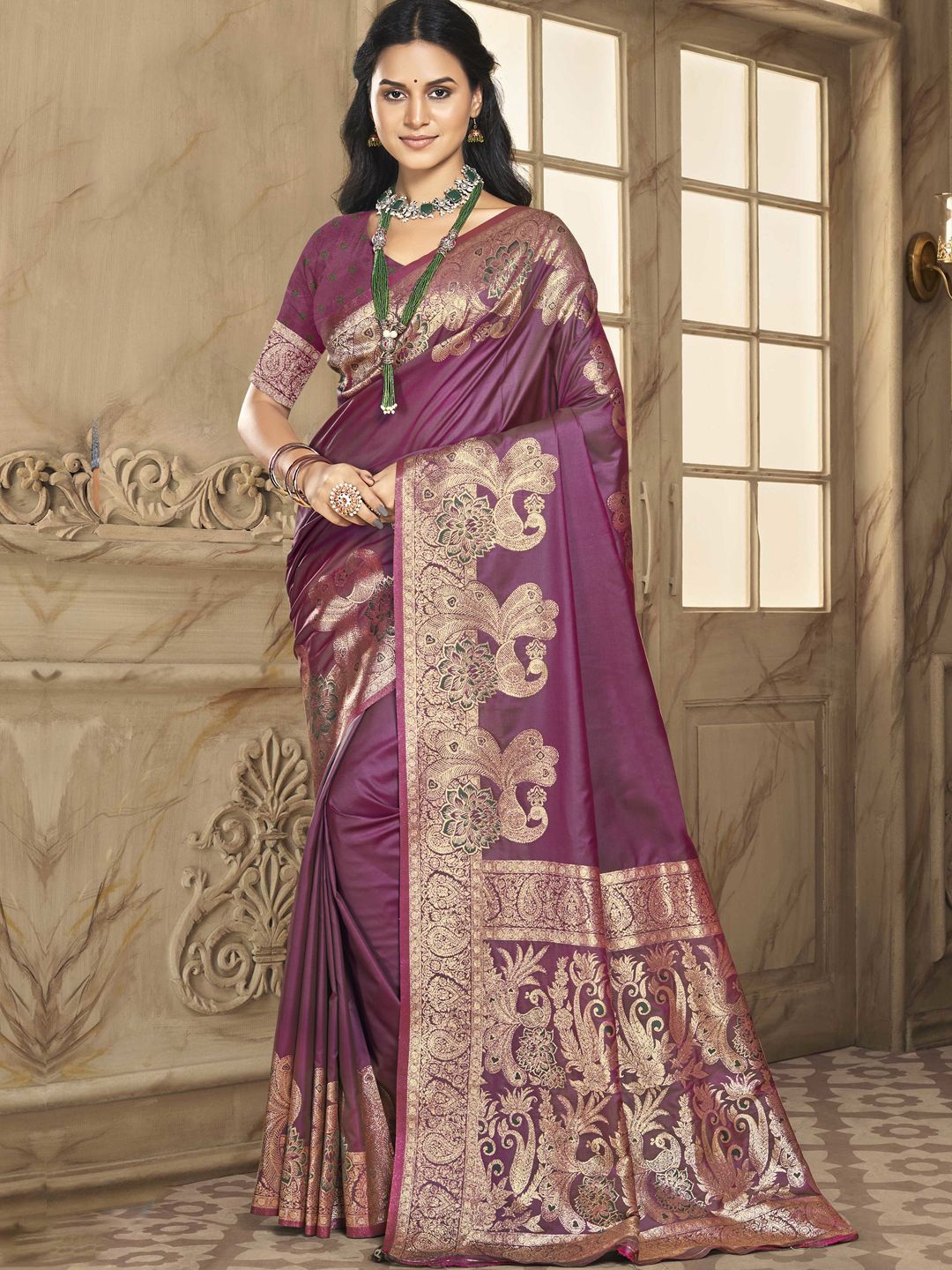 

SANGAM PRINTS Woven Design Zari Tussar Saree, Burgundy