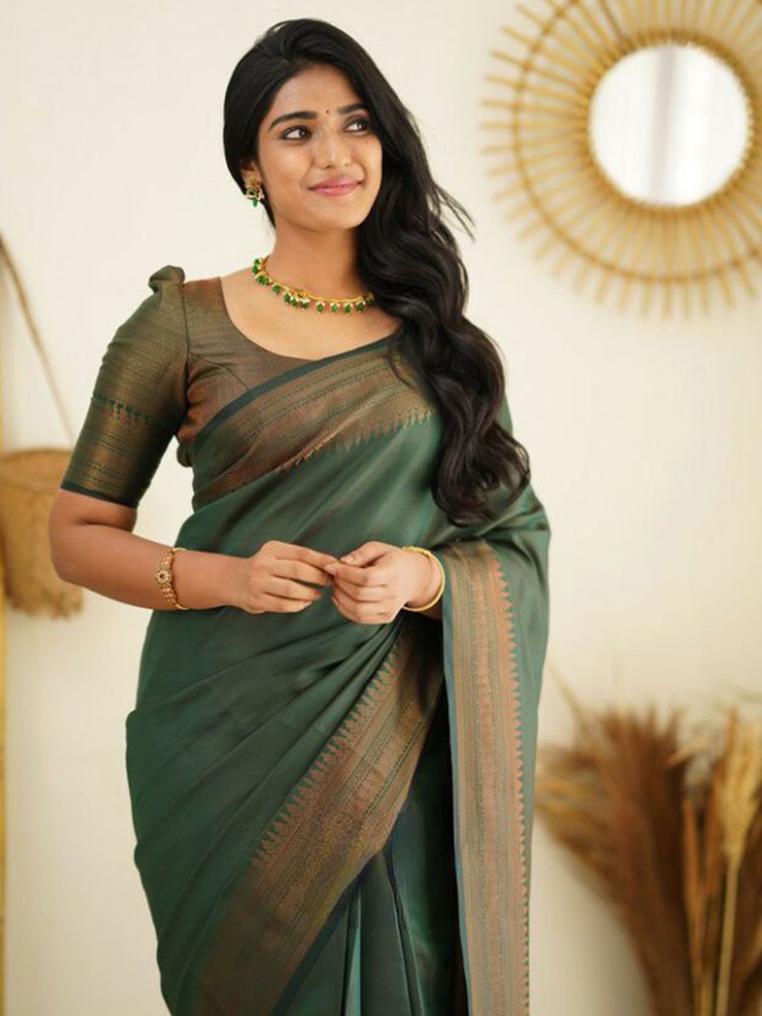 

HANDSEL Zari Pure Silk Banarasi Saree, Green