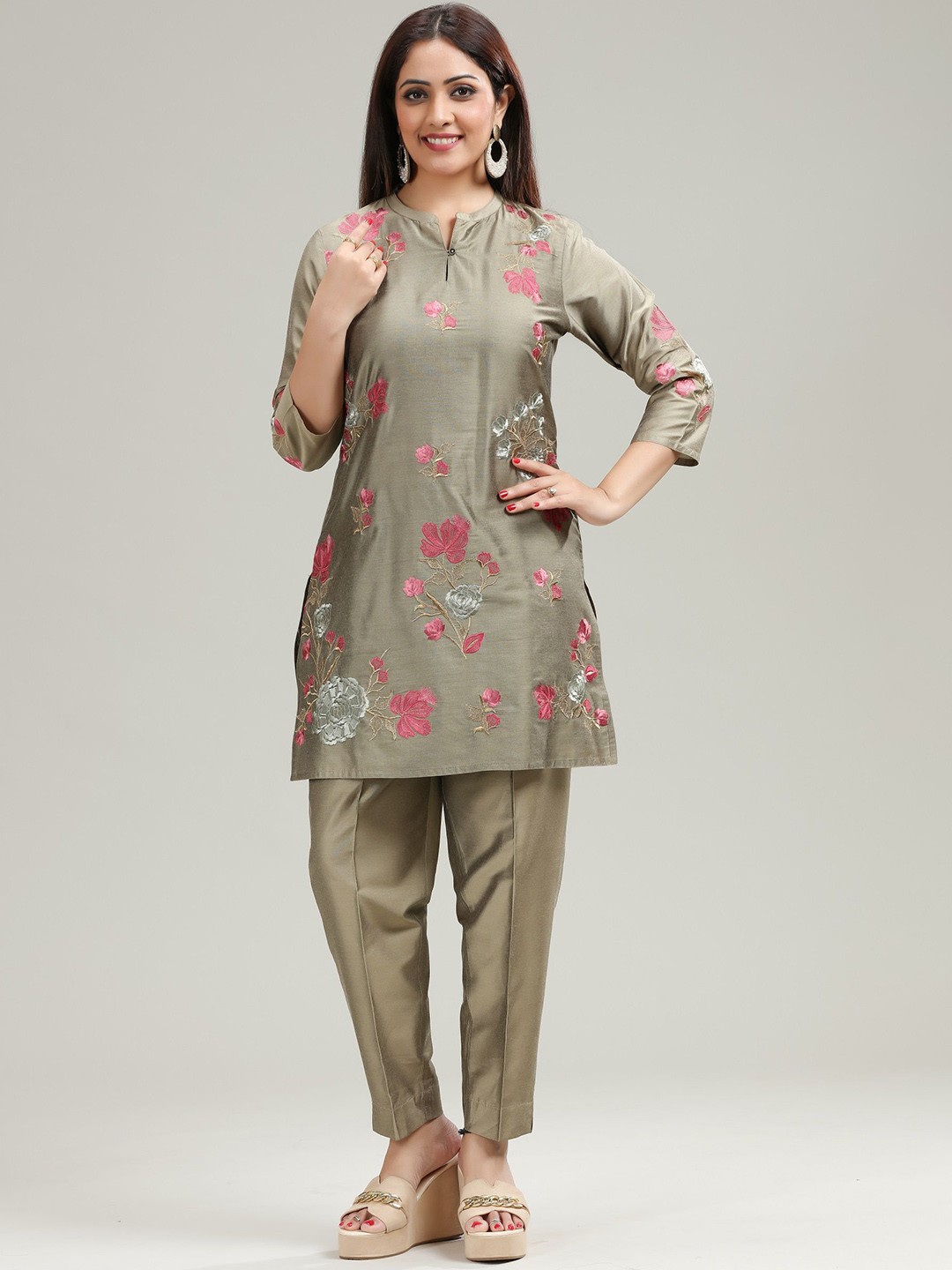 

COTTON CULTURE Women Floral Embroidered Regular Thread Work Kurti Co ord Set with Palazzos, Beige