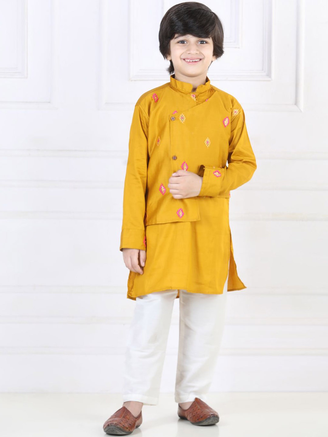 

Here&Now X Kinder Kids Boys Floral embroidered Pure Cotton Kurta with Pyjamas, Yellow