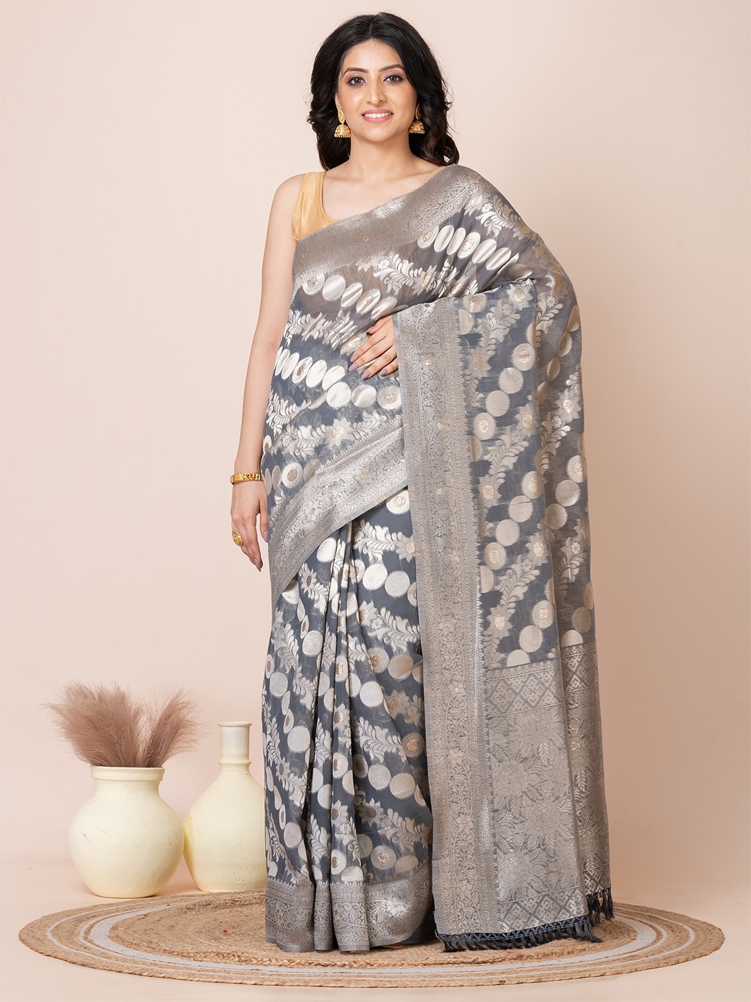 

Women Laa Calcutta Floral Zari Organza Banarasi Saree and Blouse Piece, Grey