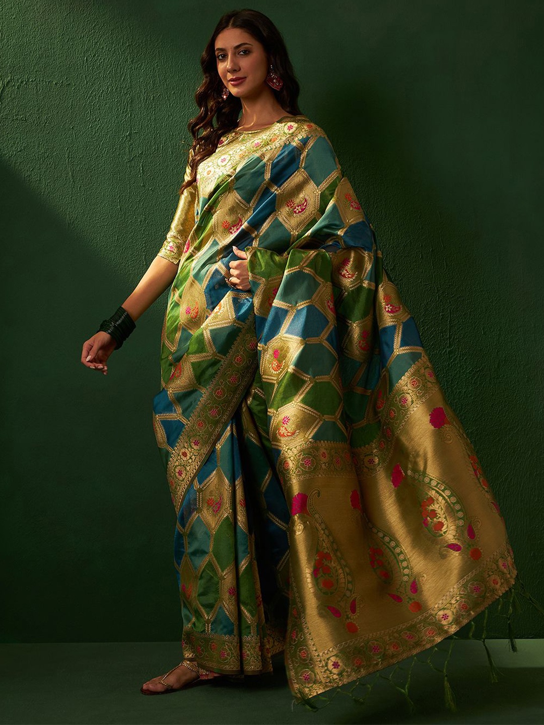 

DIVASTRI Woven Design Zari Organza Designer Banarasi Saree, Green