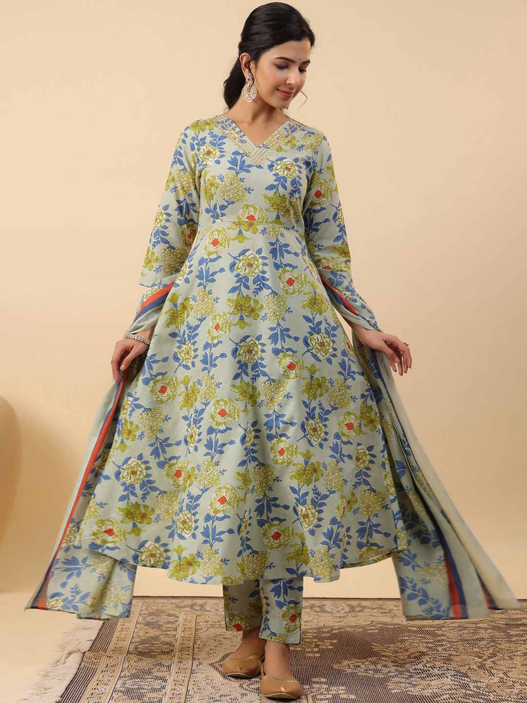 

KALINI Women Floral Printed Kurta with Trousers & With Dupatta, Green