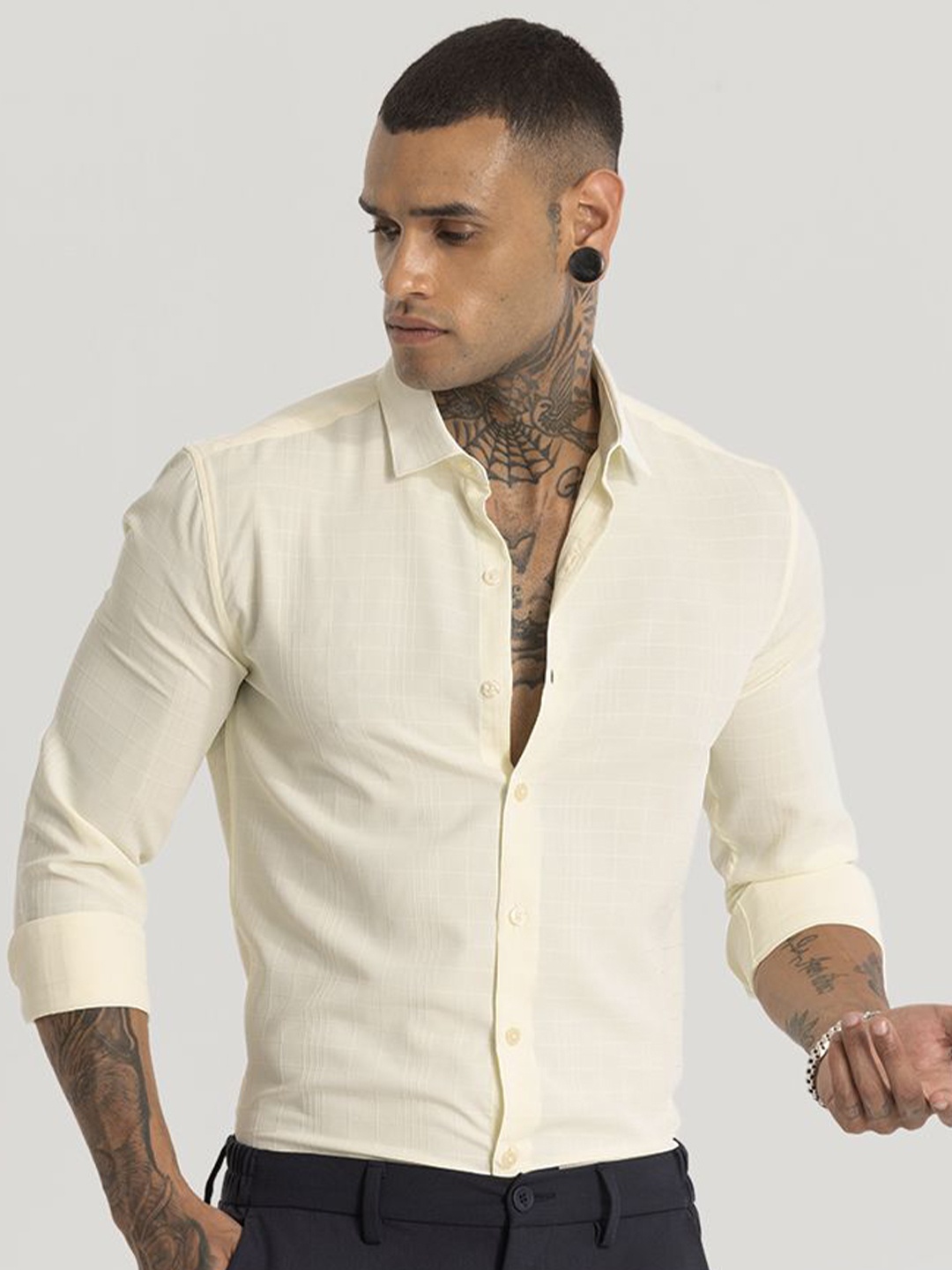 

Snitch Men Smart Spread Collar Textured Slim Fit Semiformal Shirt, Cream