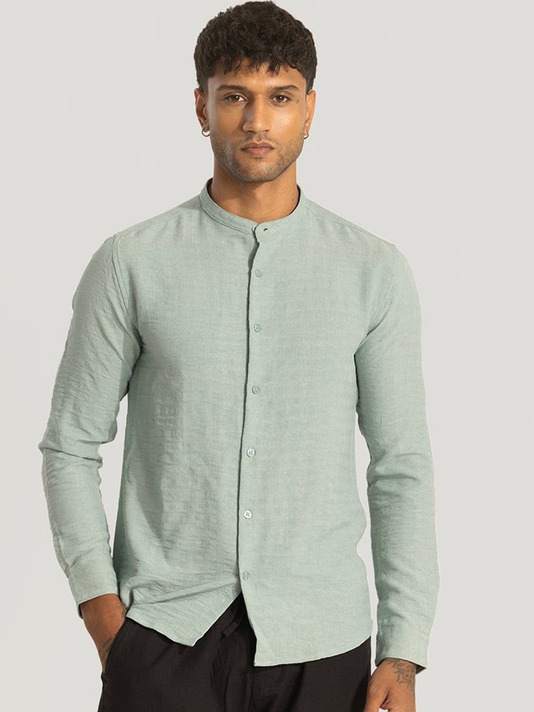 

Snitch Men Smart Band Collar Solid Slim Fit Casual Shirt, Green