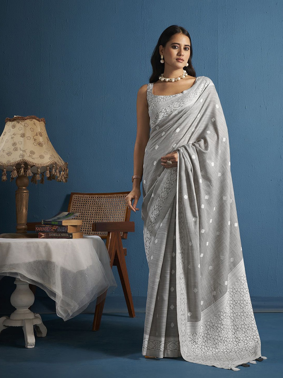 

elora Ethnic Motifs Woven Design Chikankari Saree, Grey