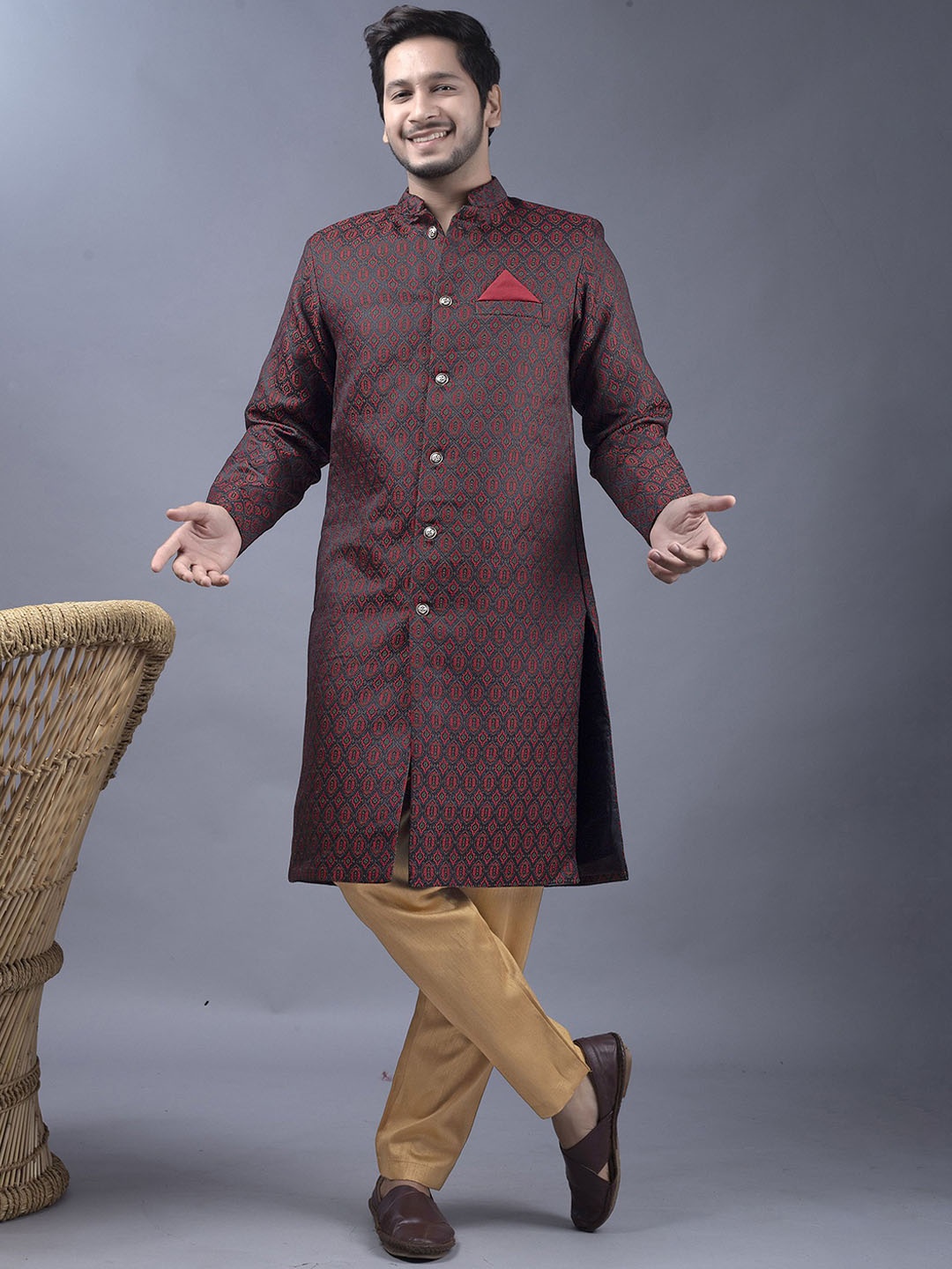 

Xepon Geometric Woven Design Mandarin Collar Straight Kurta with Pyjamas, Maroon