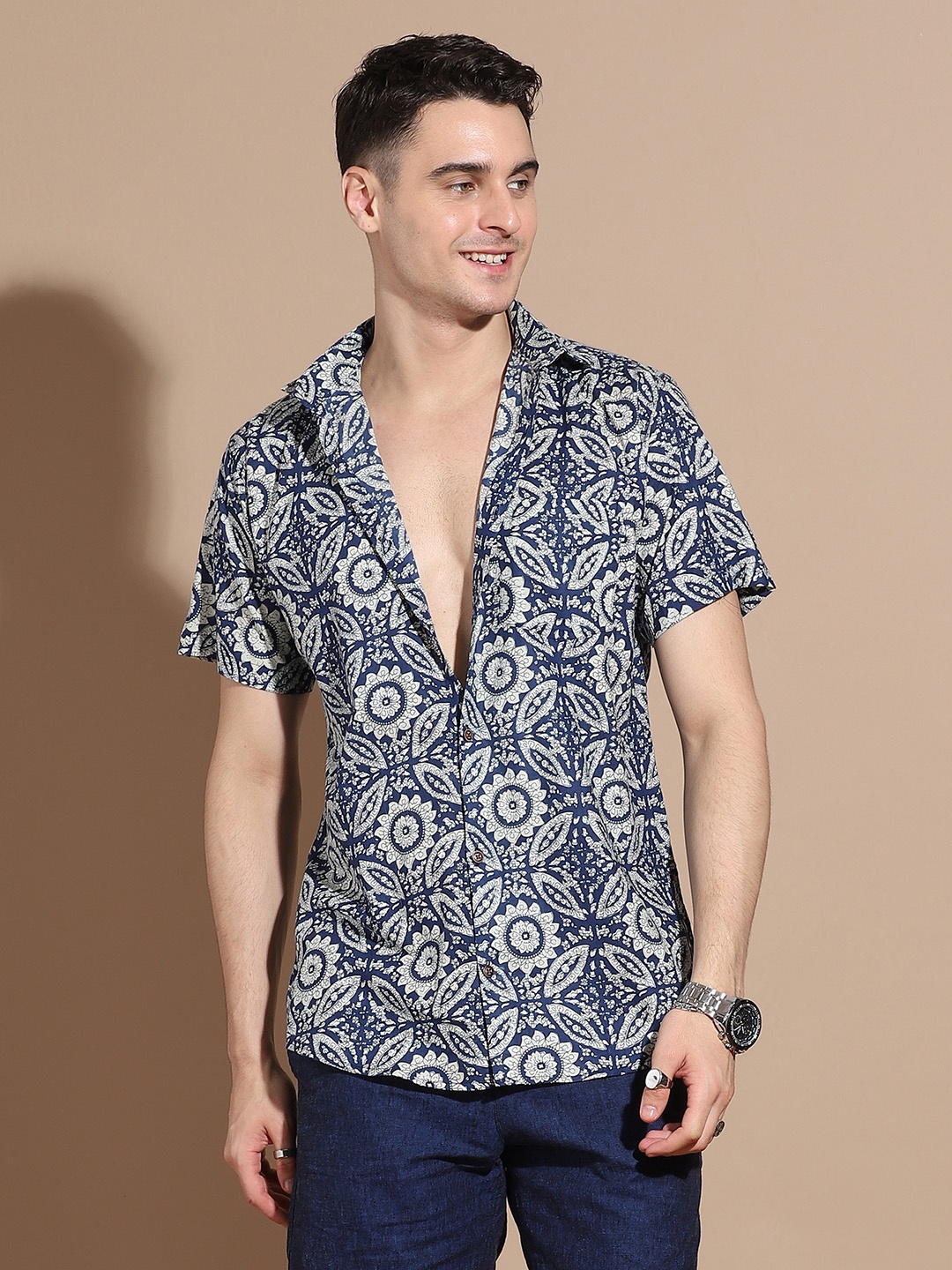 

Anouk Men Smart Floral Opaque Printed Casual Shirt, Navy blue